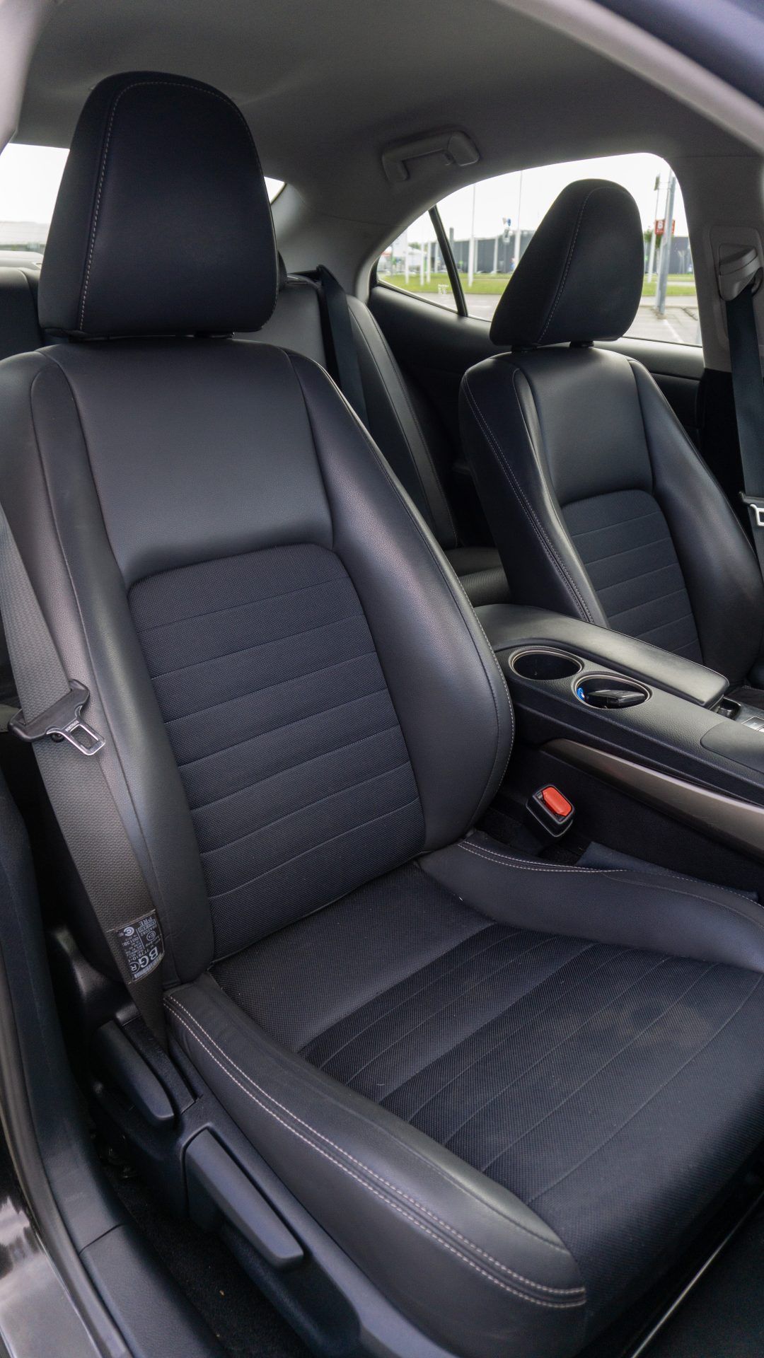 Car image 28