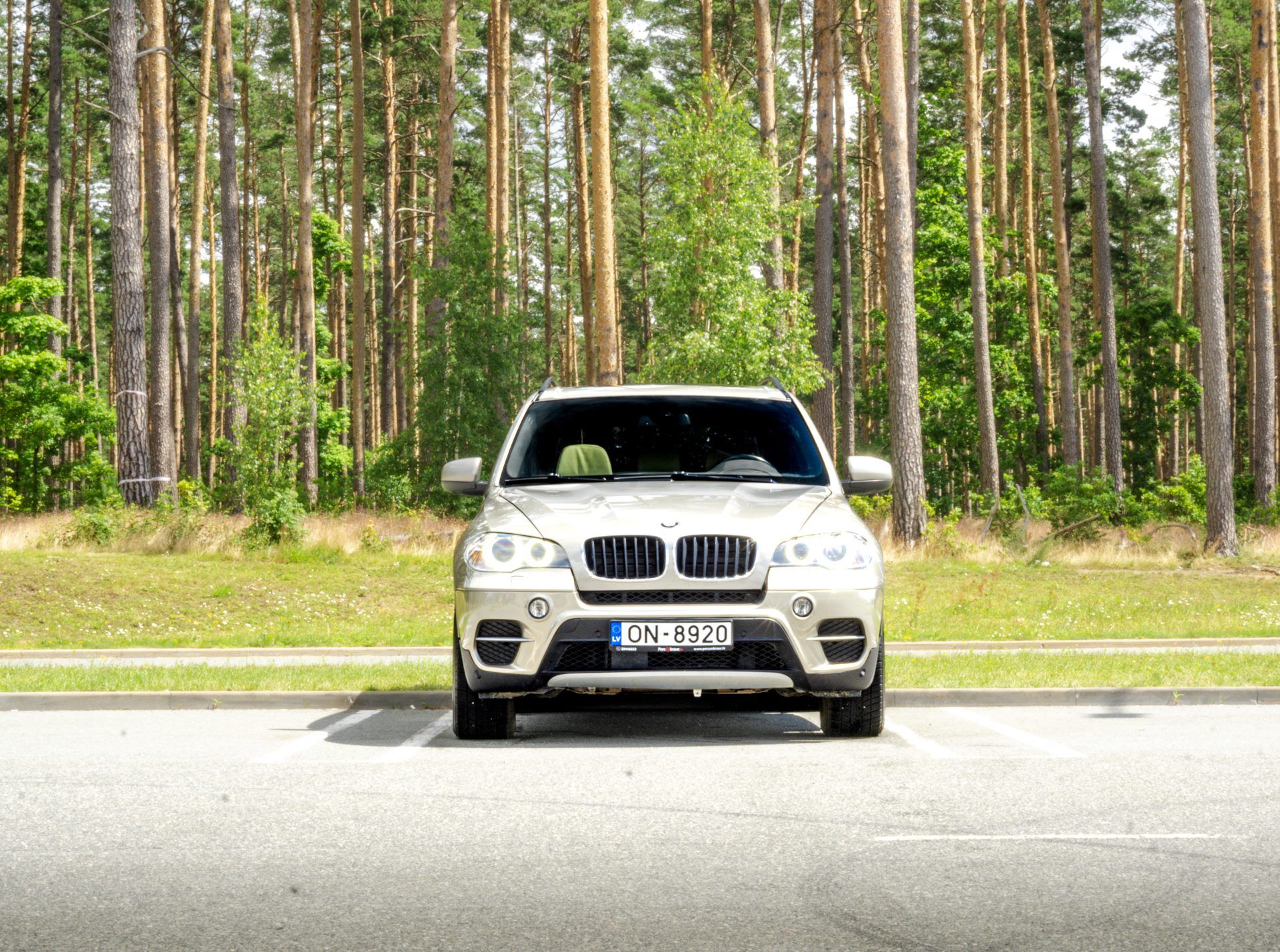 Car image 2