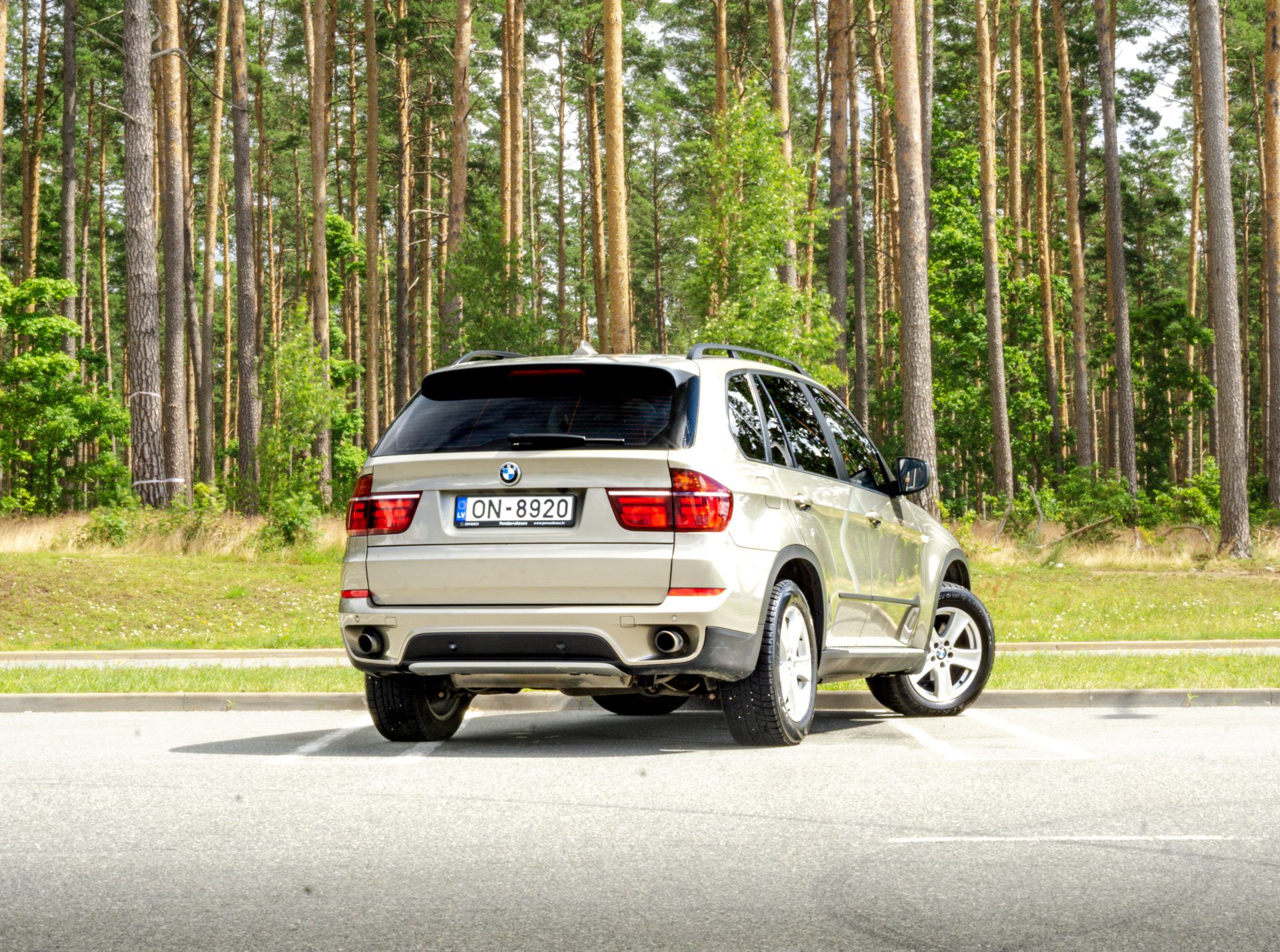 Car image 5