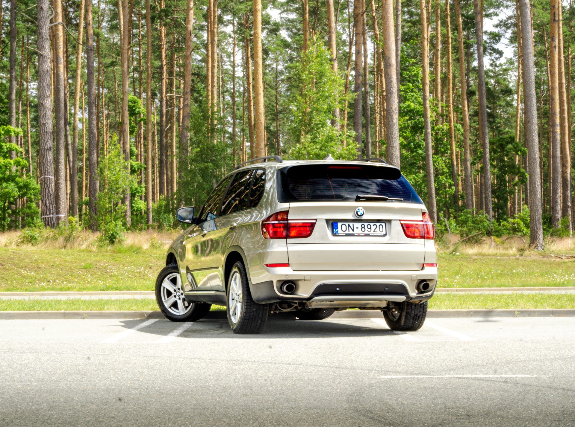 Car image 7