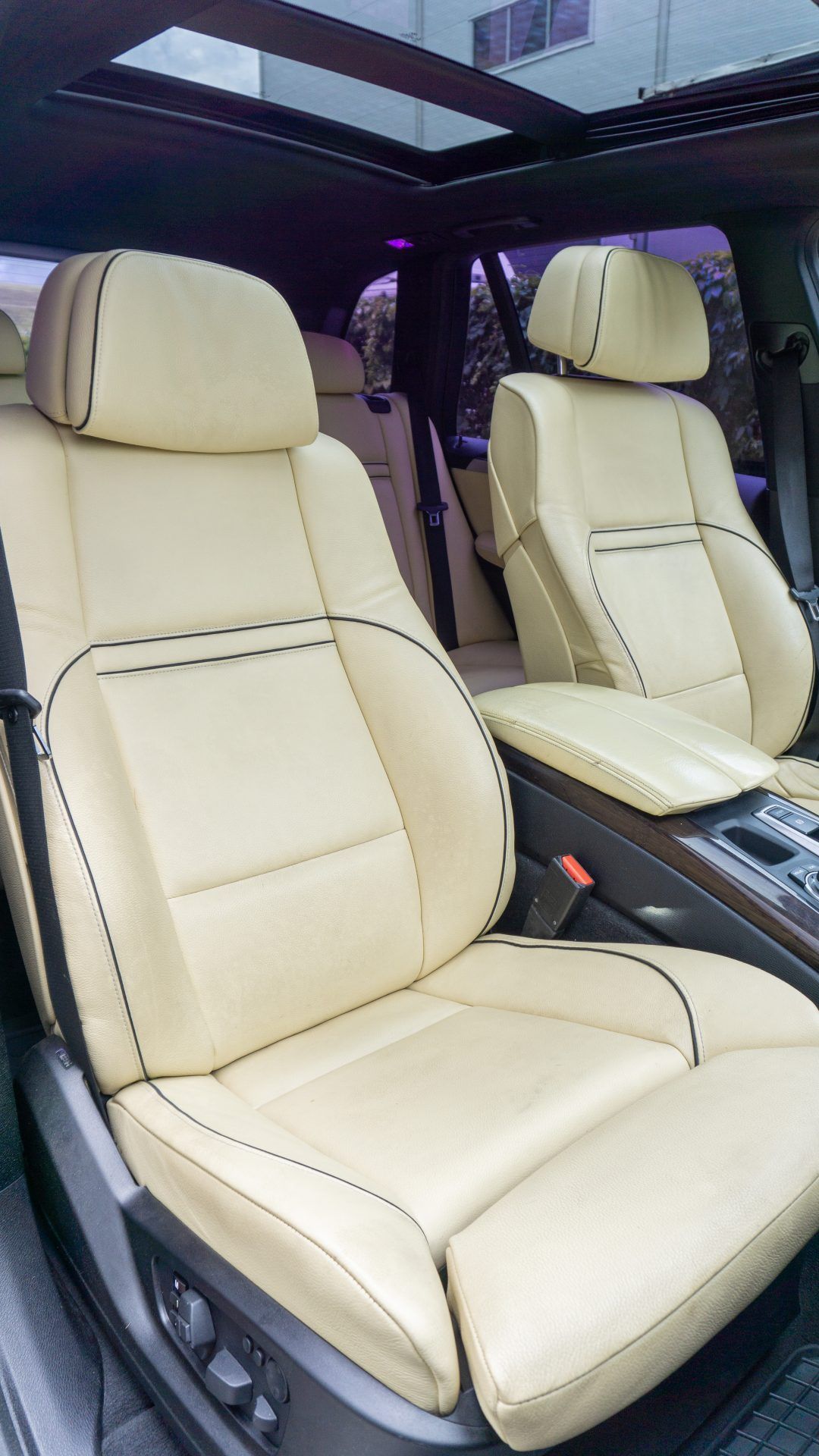 Car image 28
