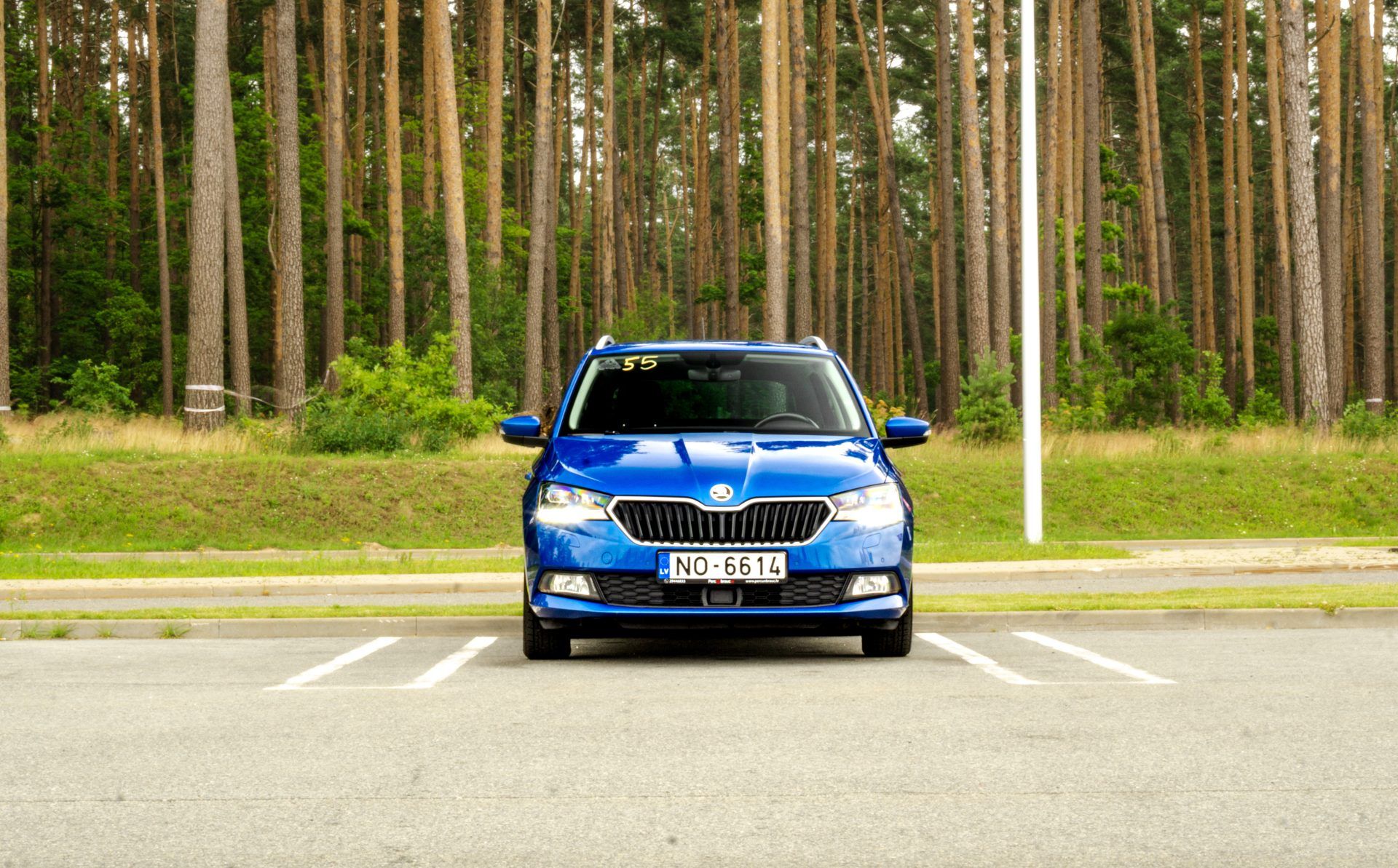 Car image 2