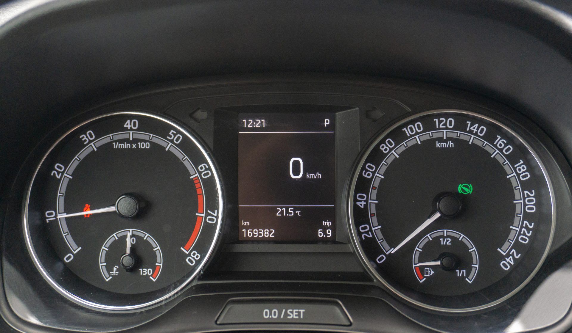 Car image 21
