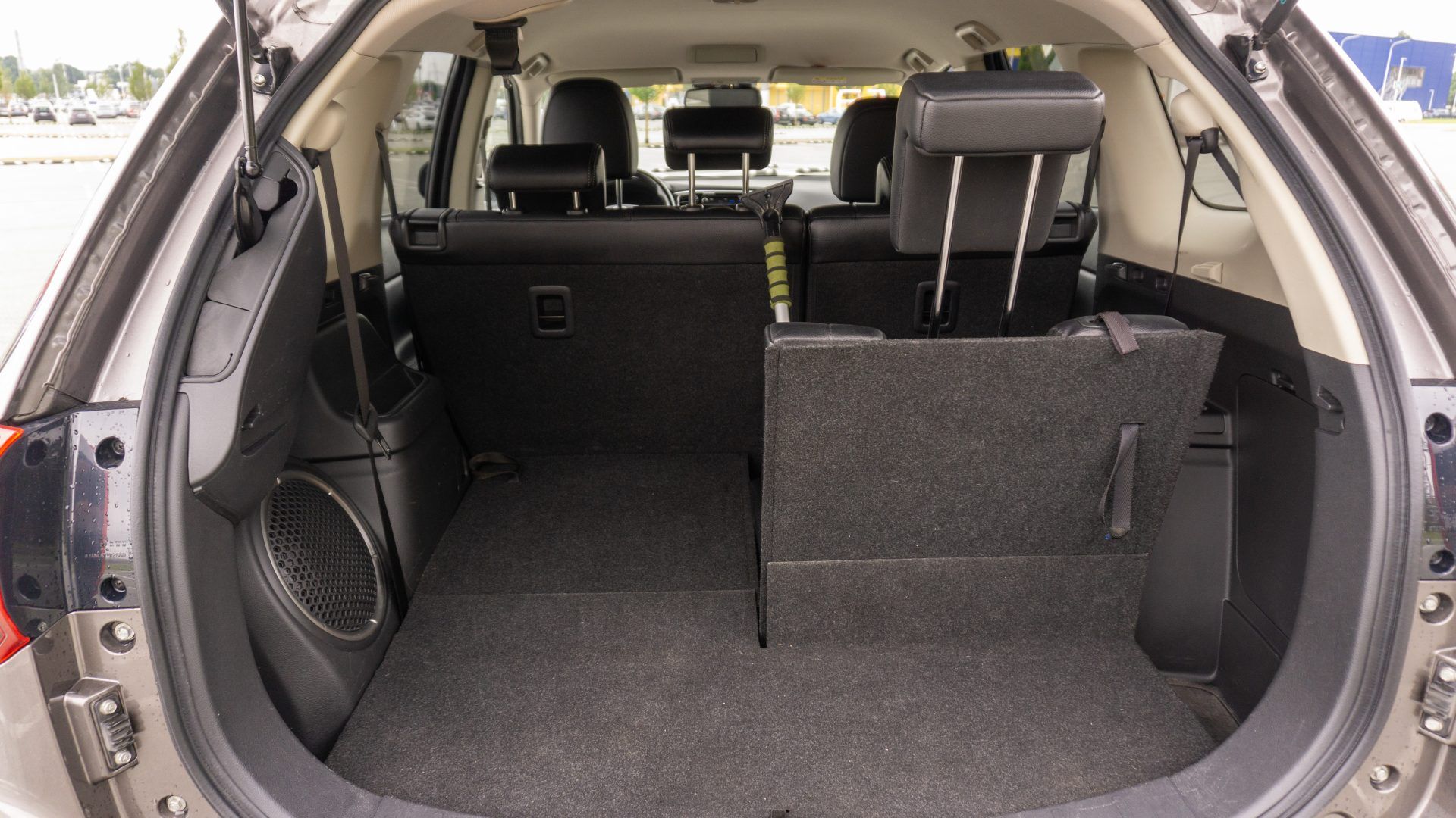 Car image 33