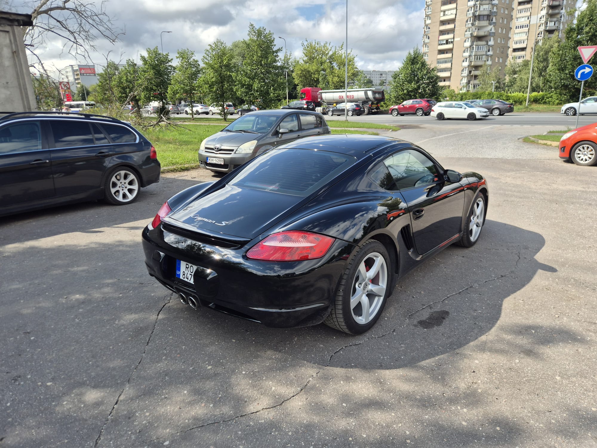 Car image 5