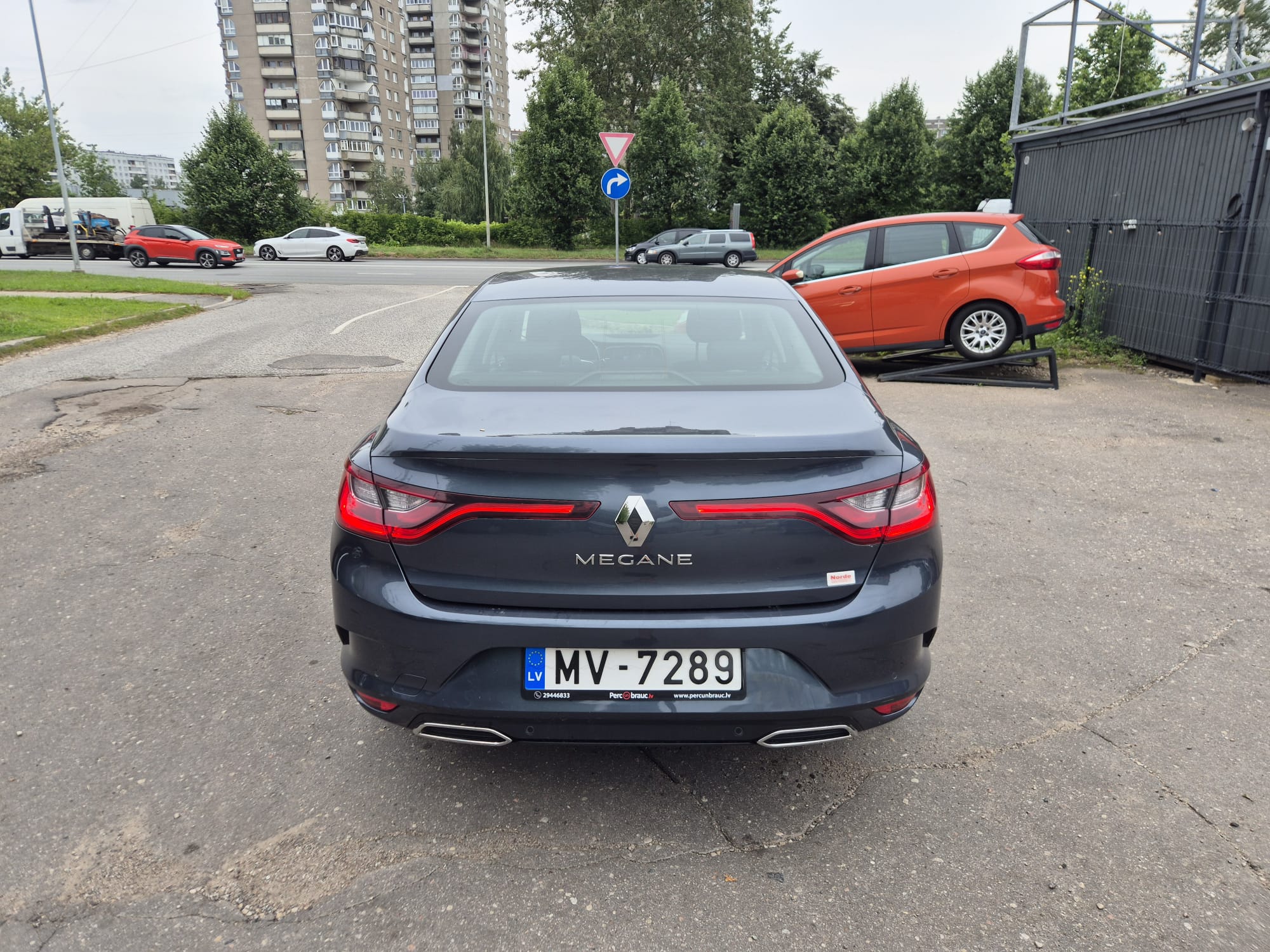 Car image 6