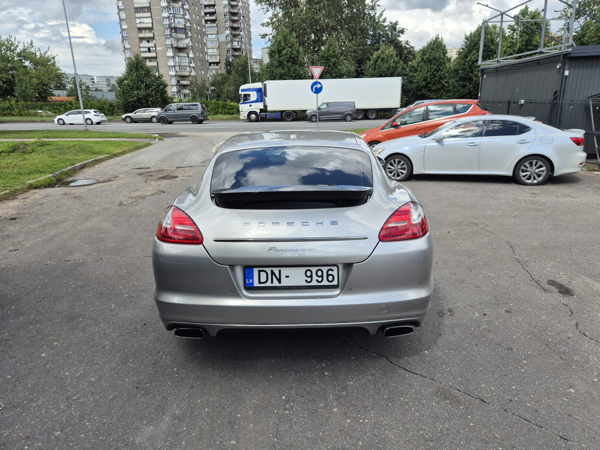 Car image 6