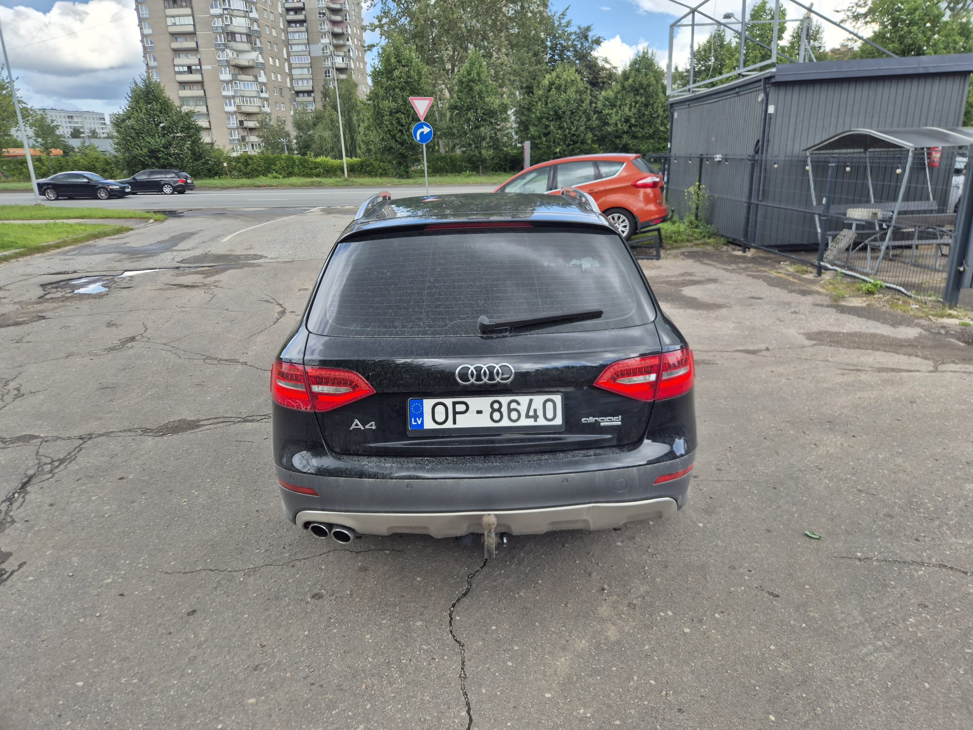 Car image 6