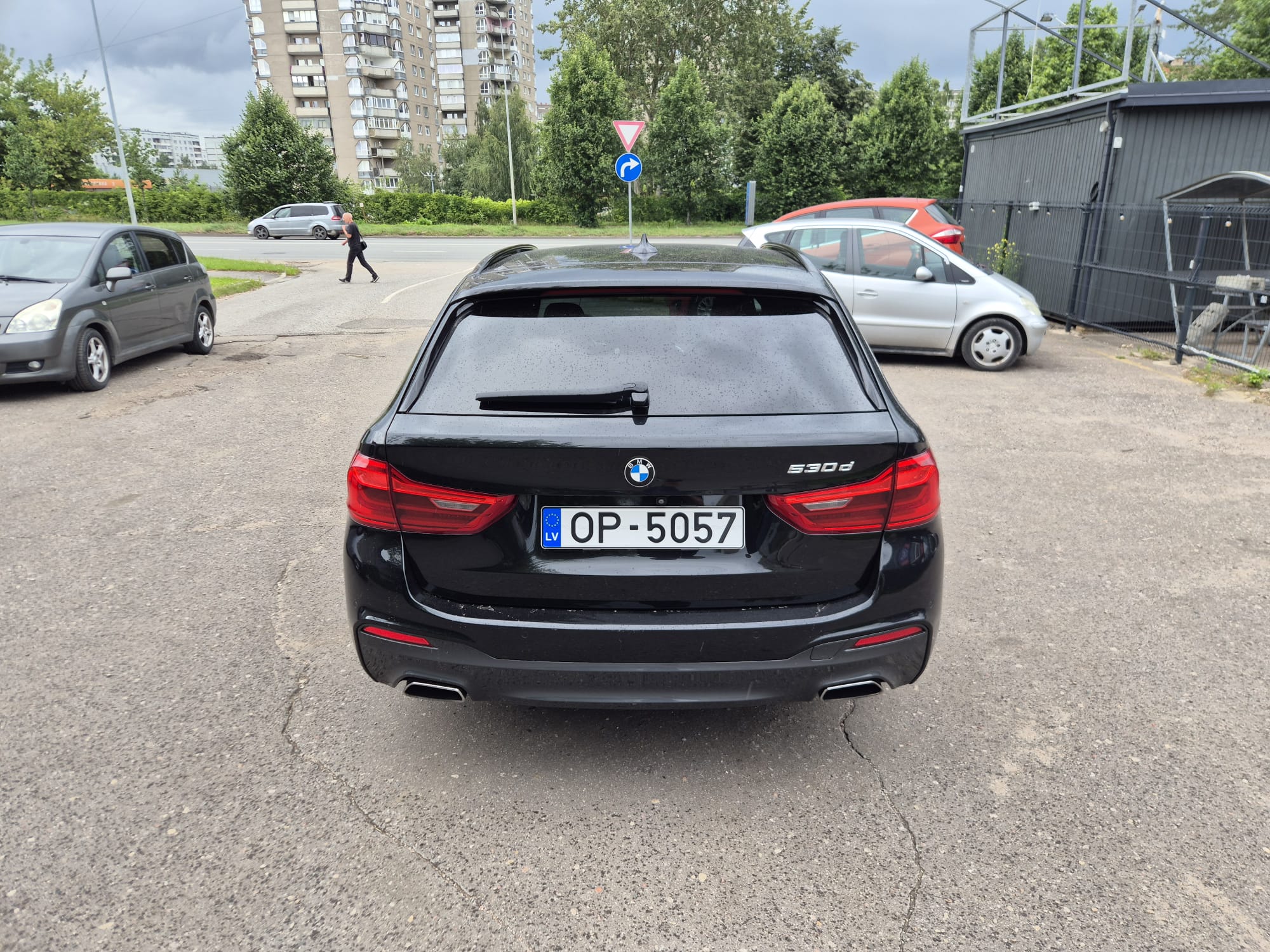 Car image 6