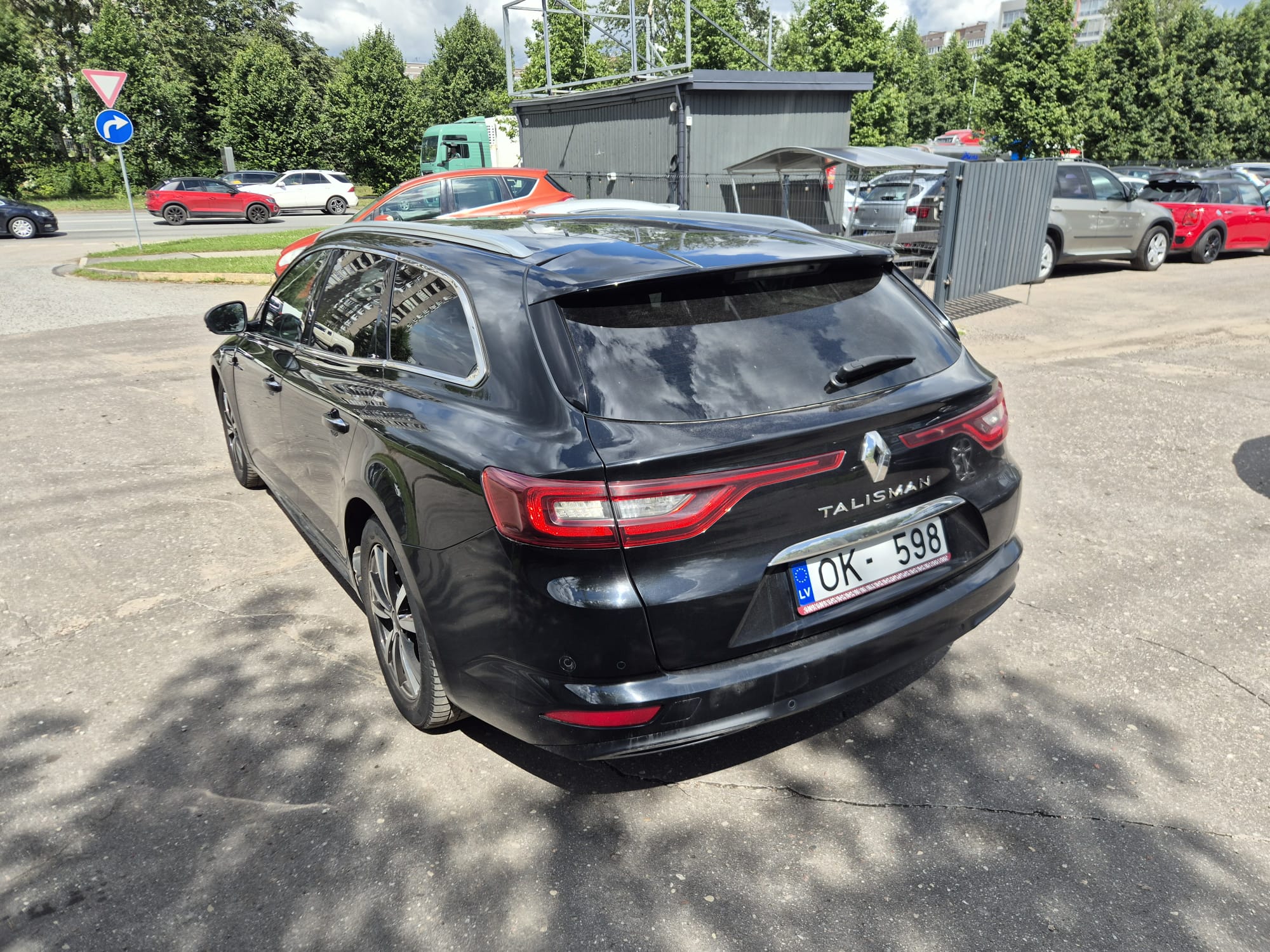 Car image 7