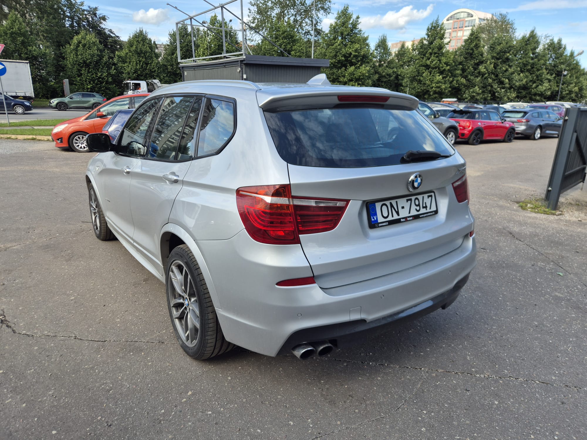 Car image 7