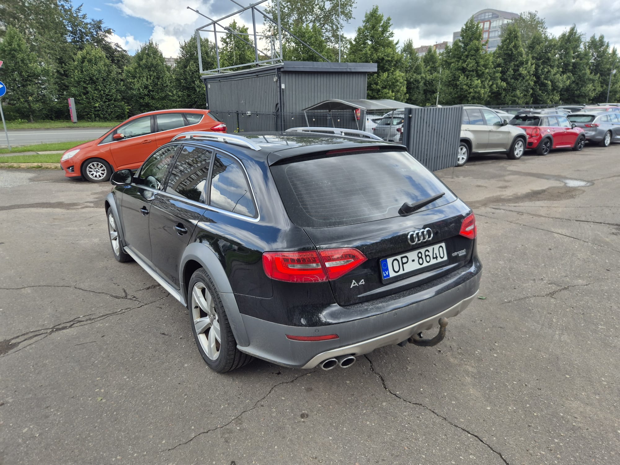 Car image 7