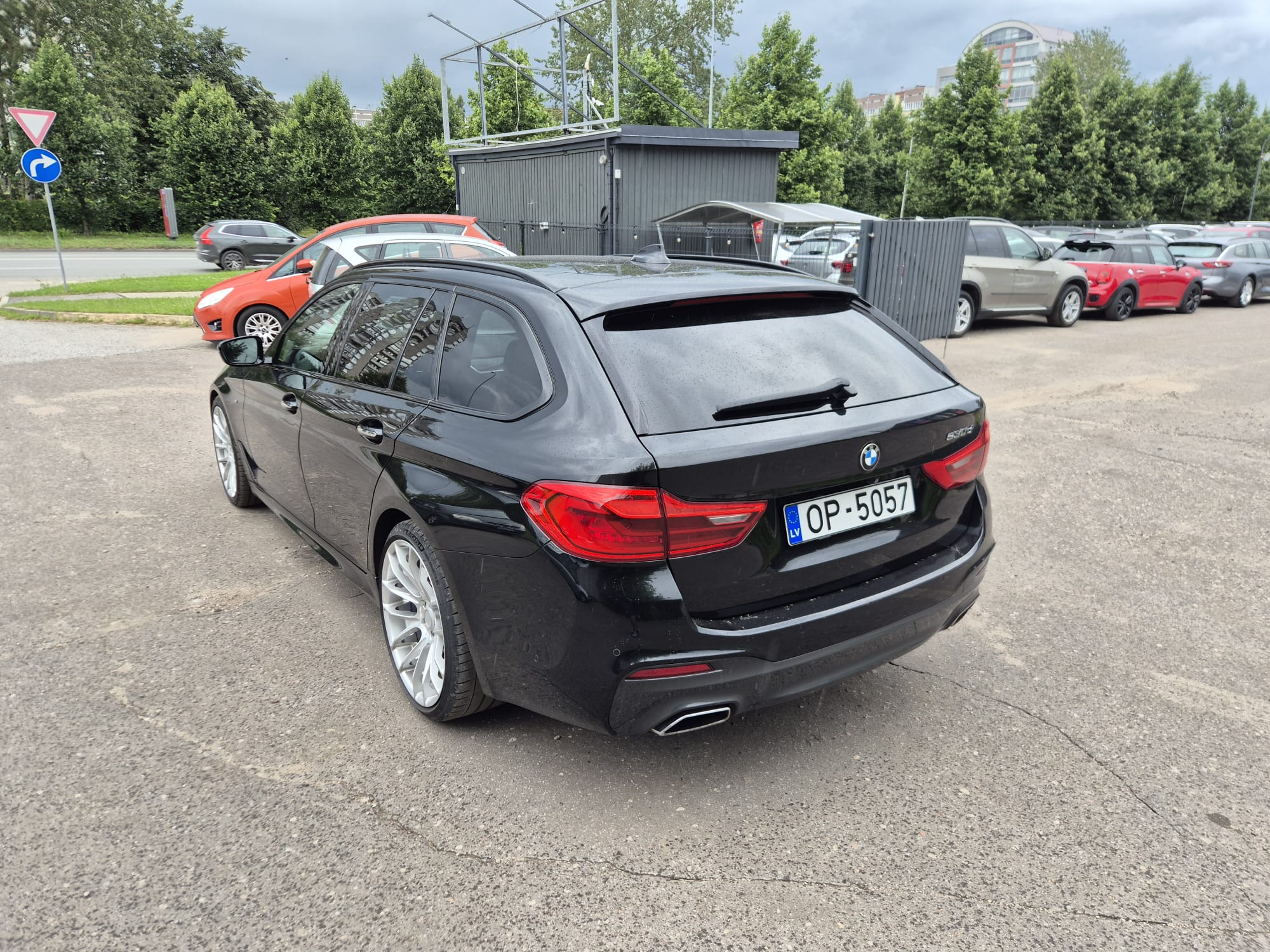 Car image 7