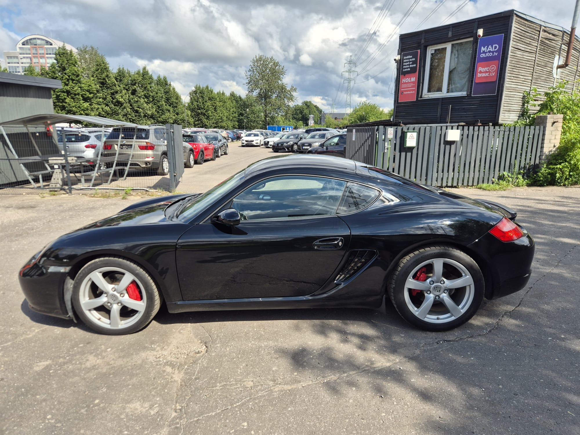 Car image 8