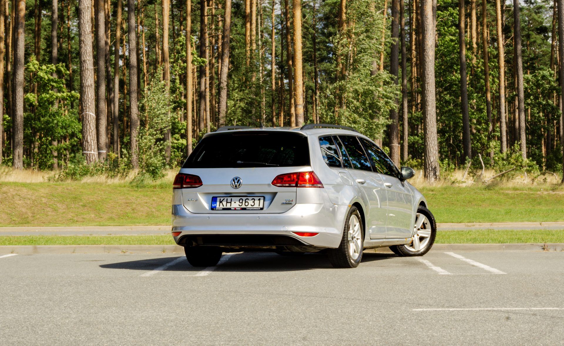 Car image 6