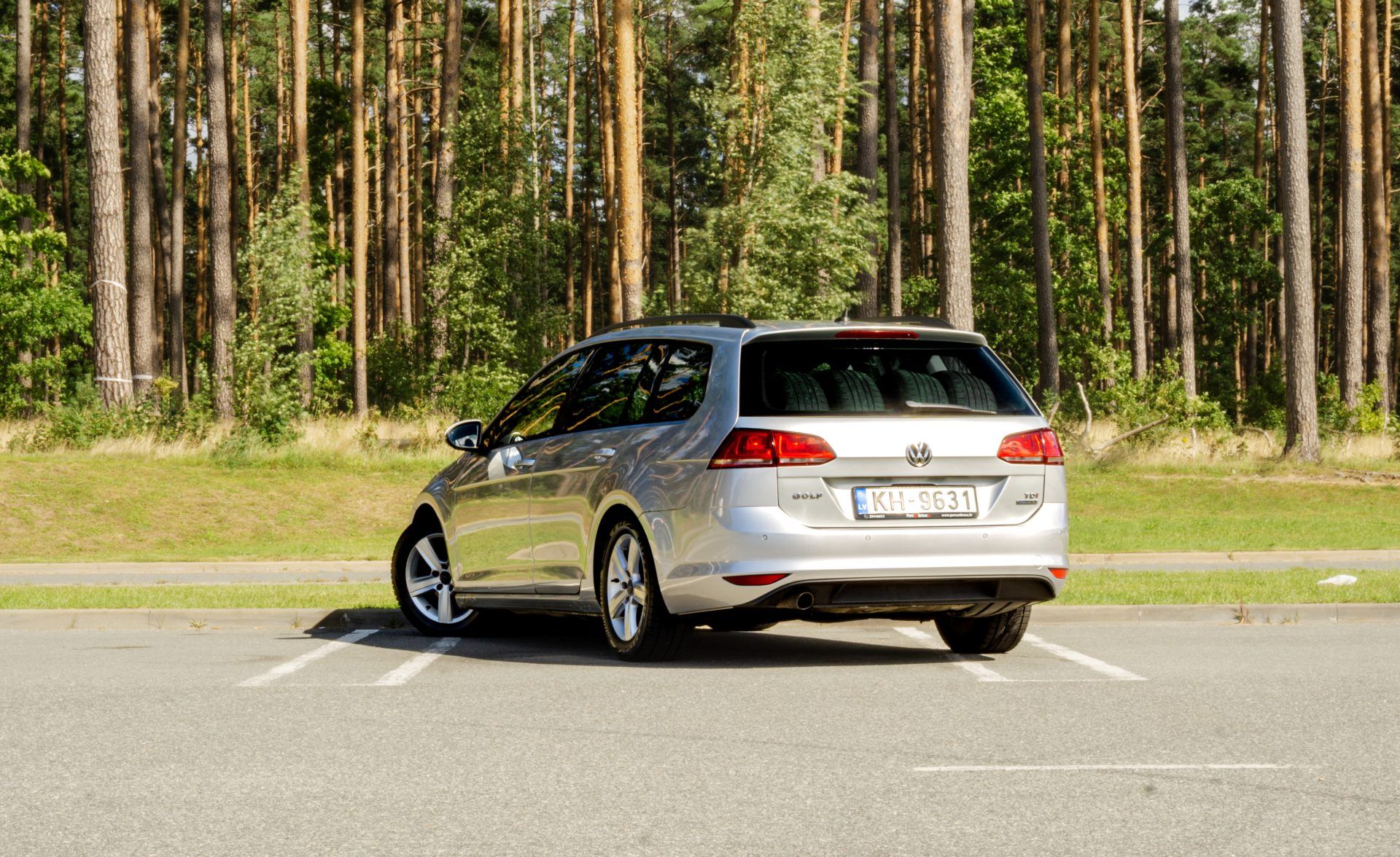 Car image 8
