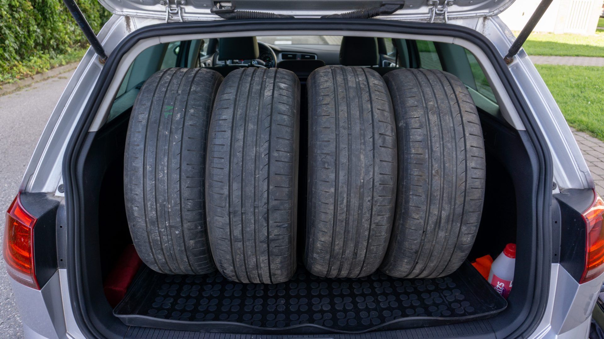 Car image 29
