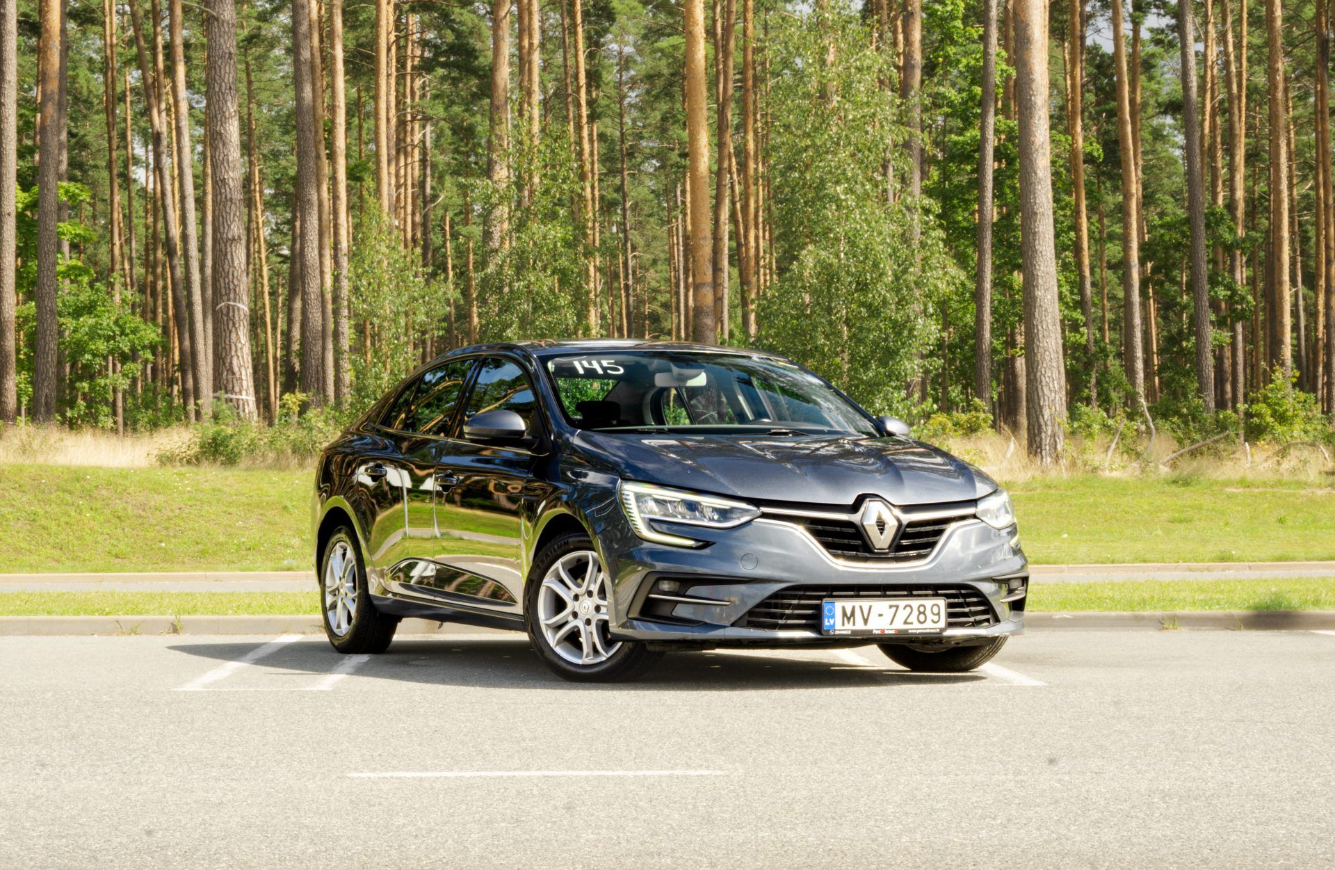 Car image 2