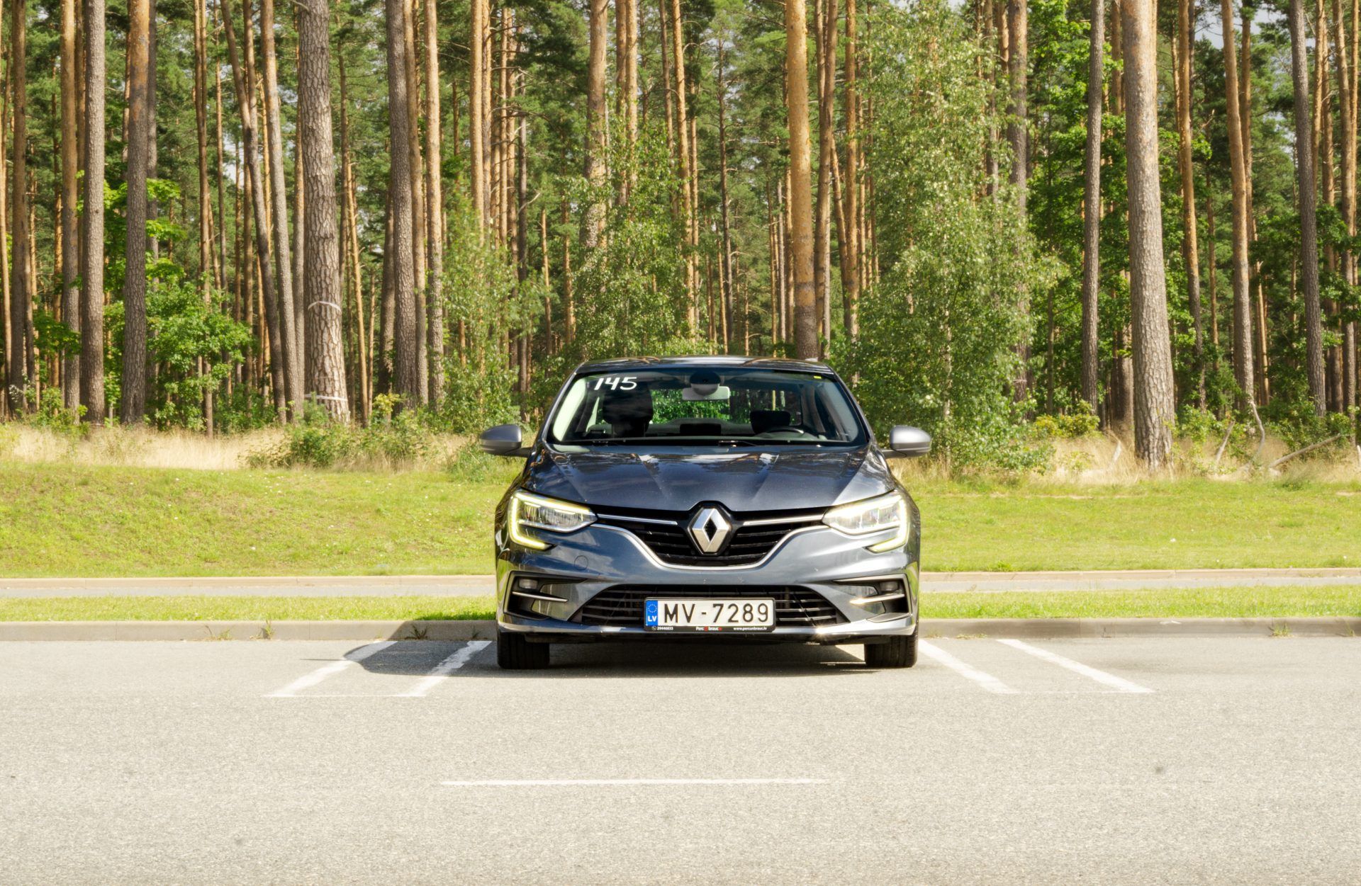 Car image 3