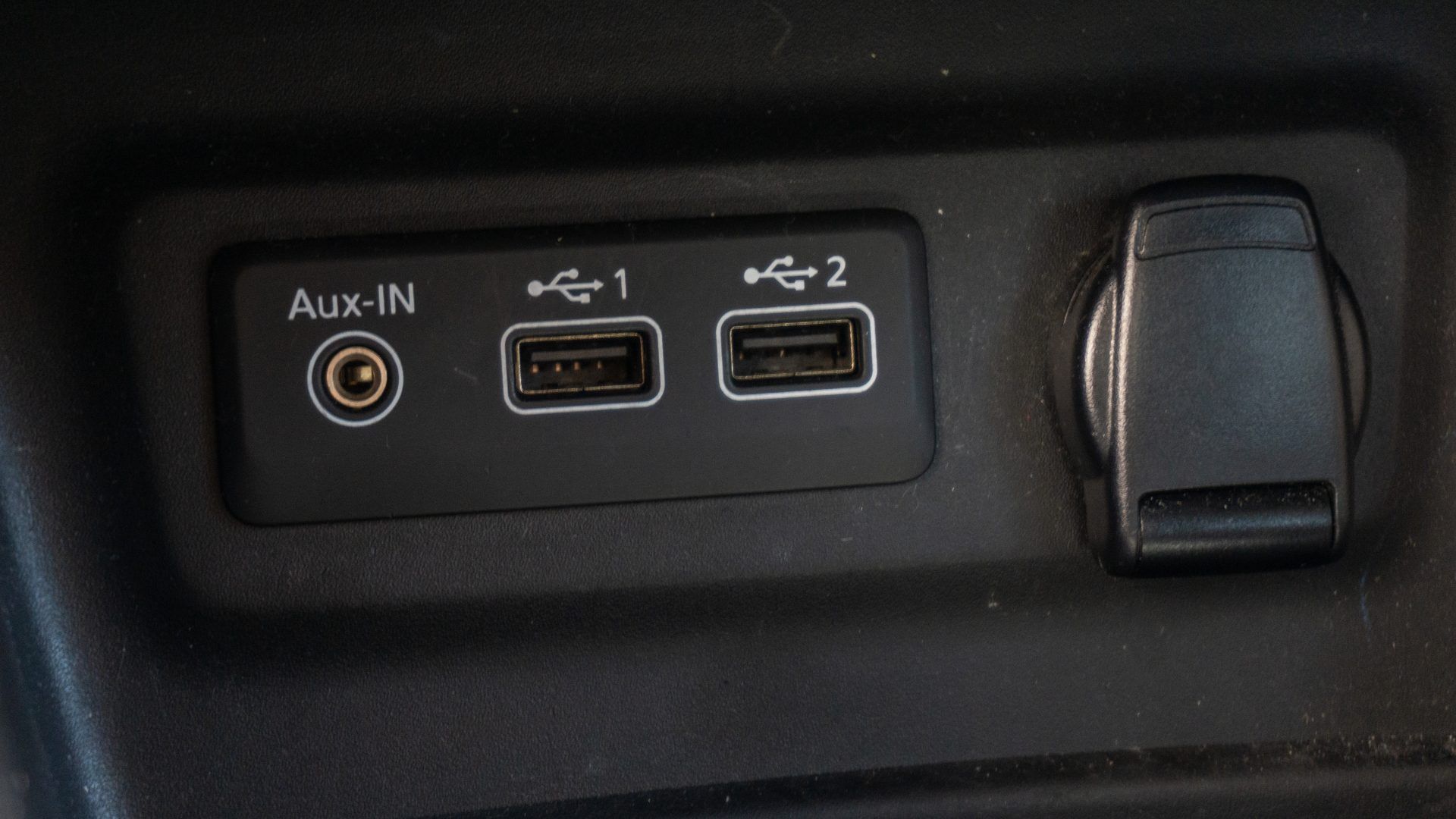 Car image 23