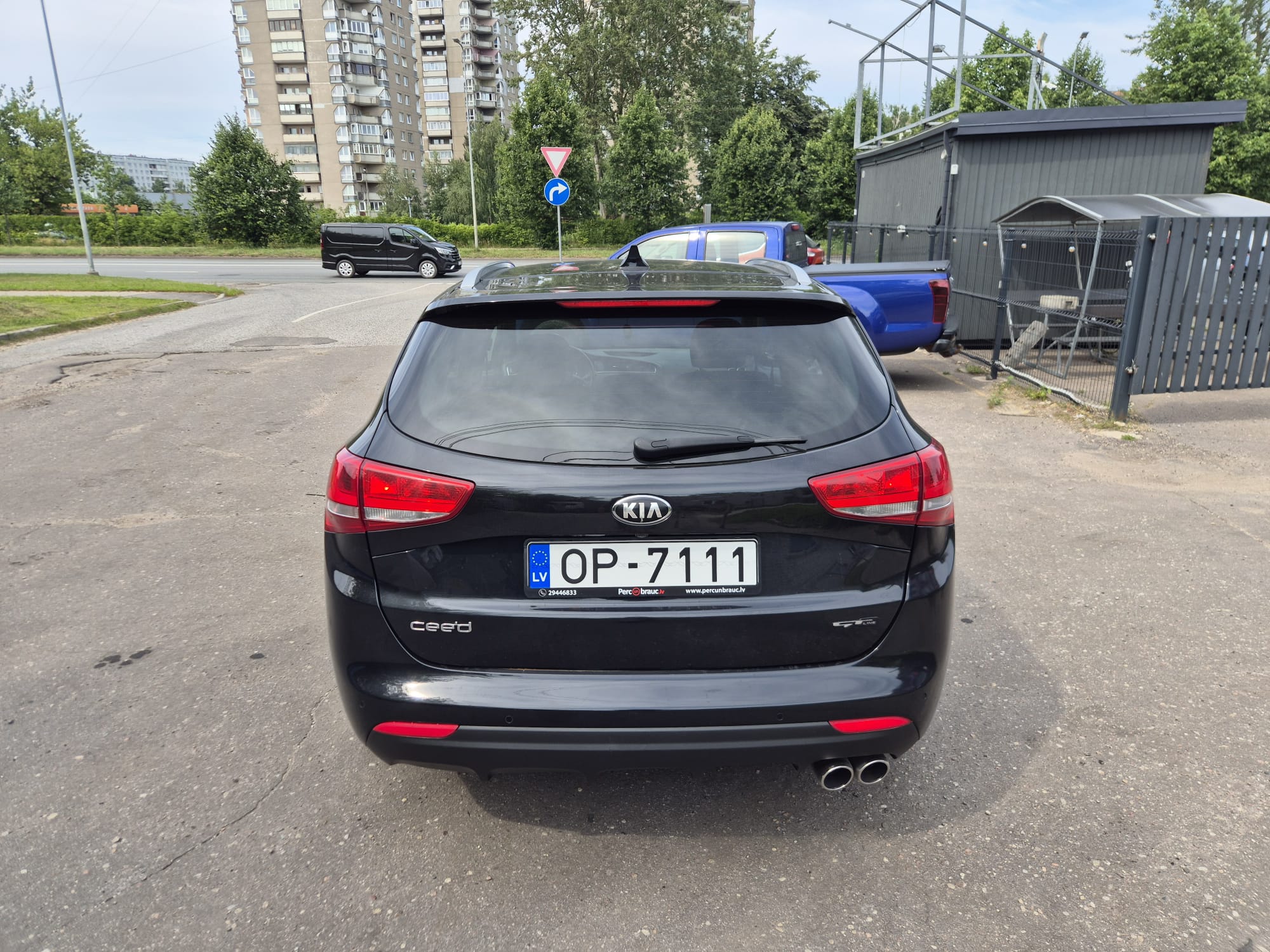 Car image 6
