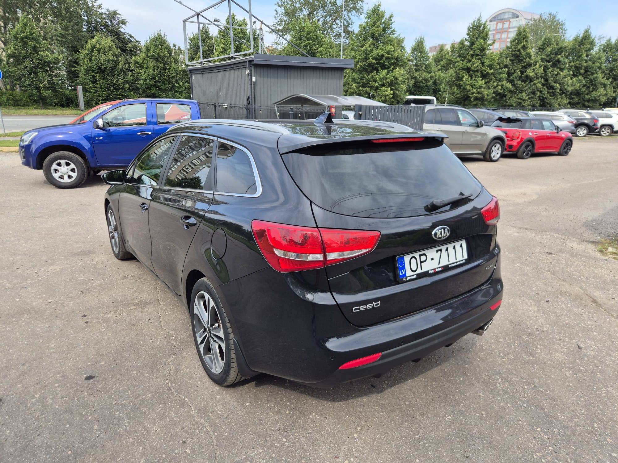 Car image 7