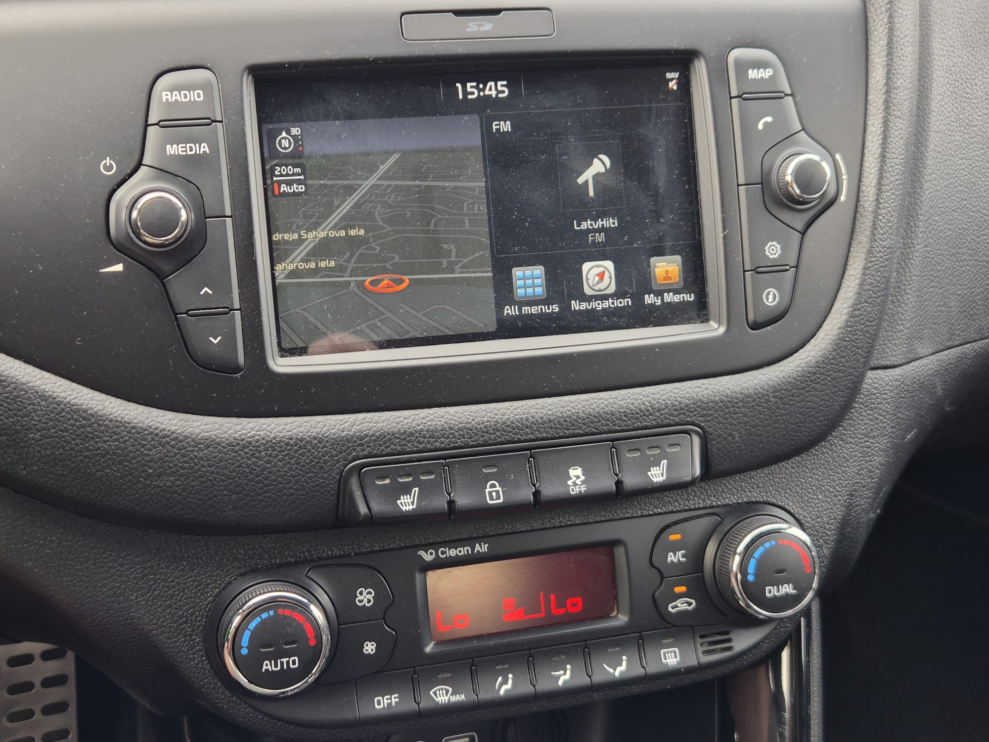 Car image 18