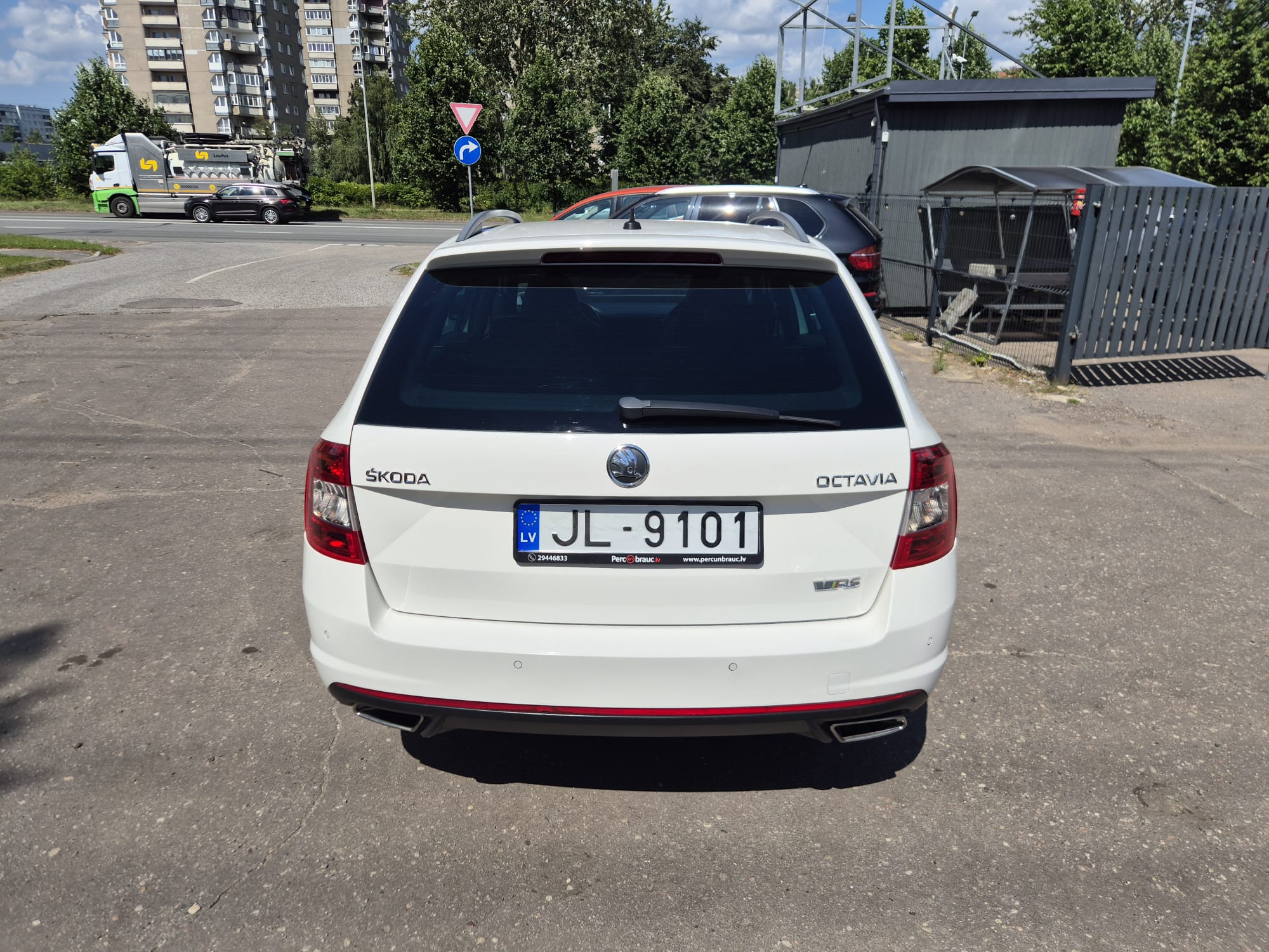 Car image 6