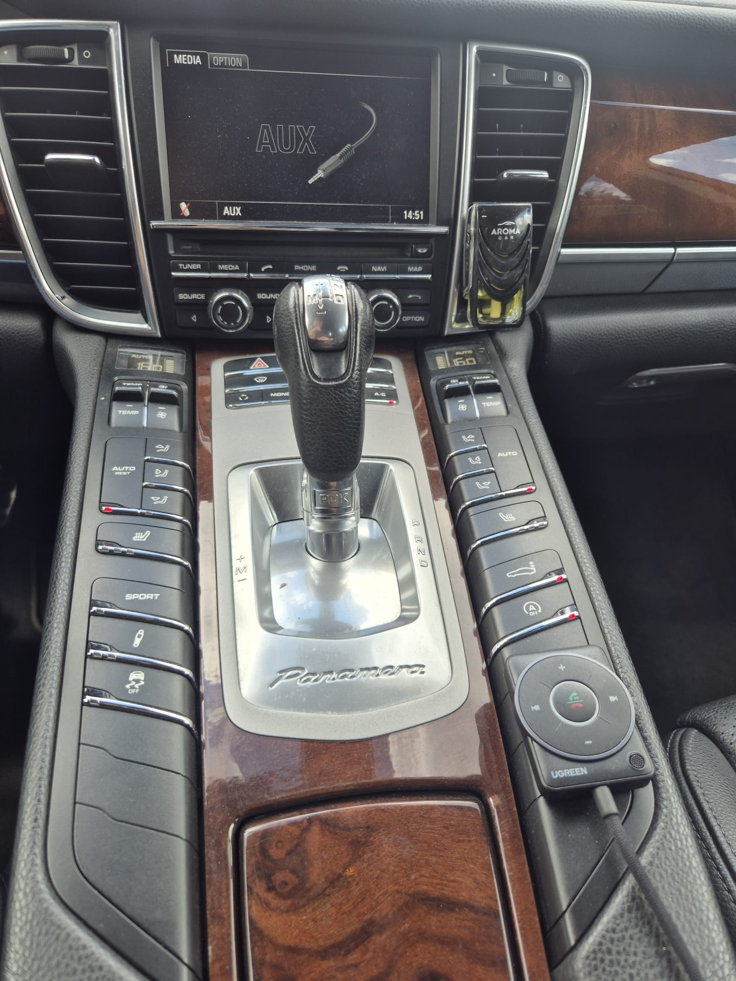 Car image 14