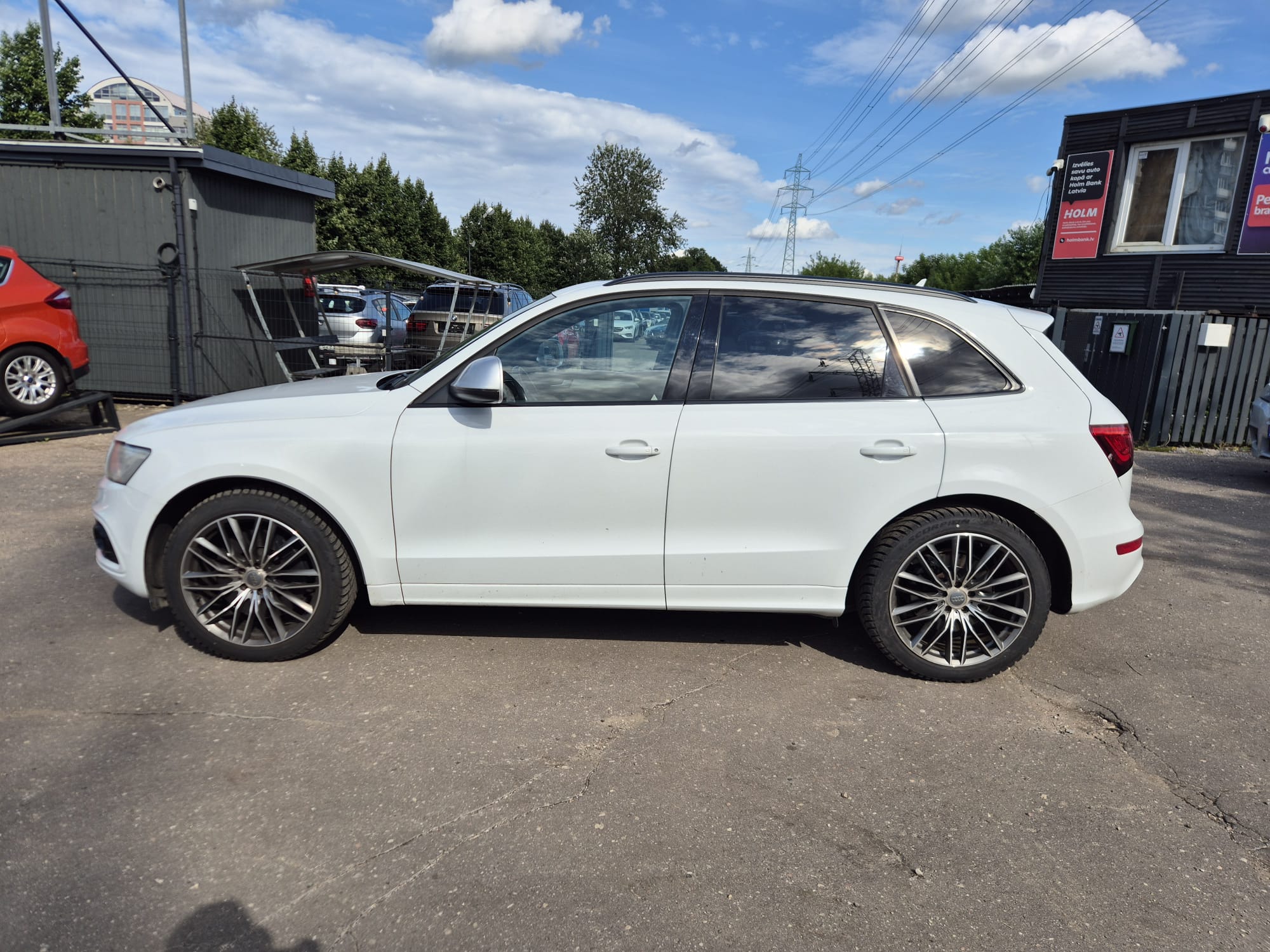 Car image 8