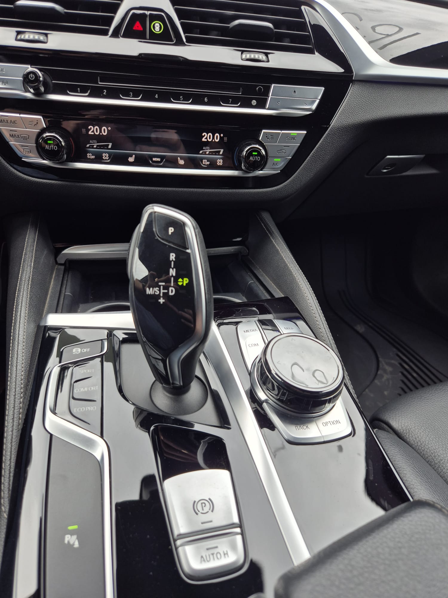 Car image 18