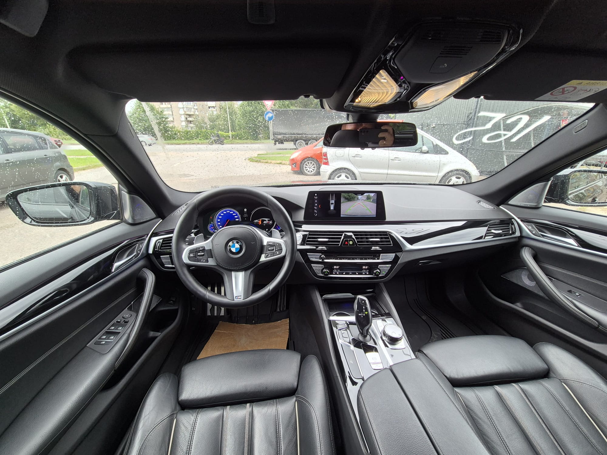 Car image 11