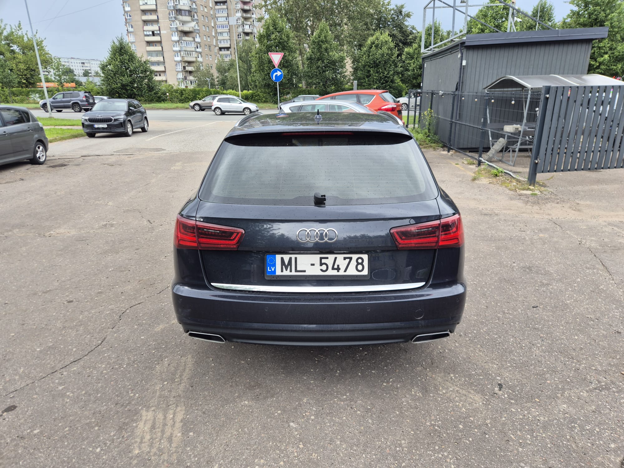 Car image 6