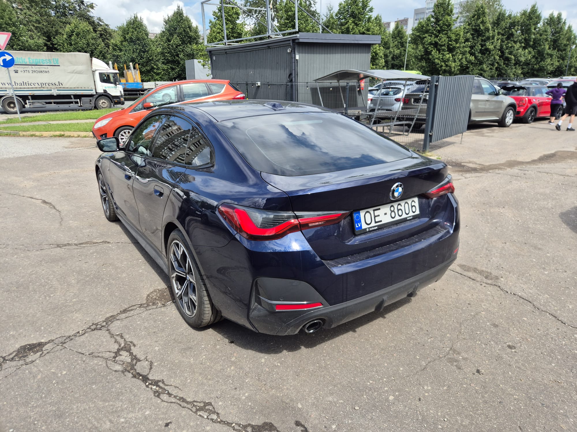 Car image 7