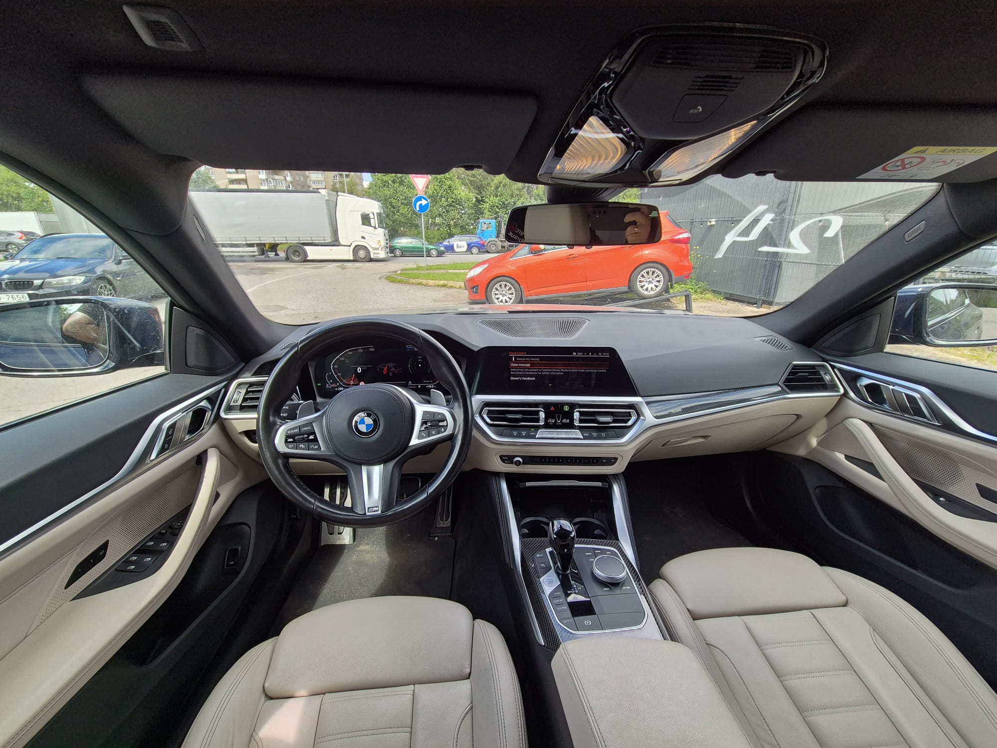Car image 9