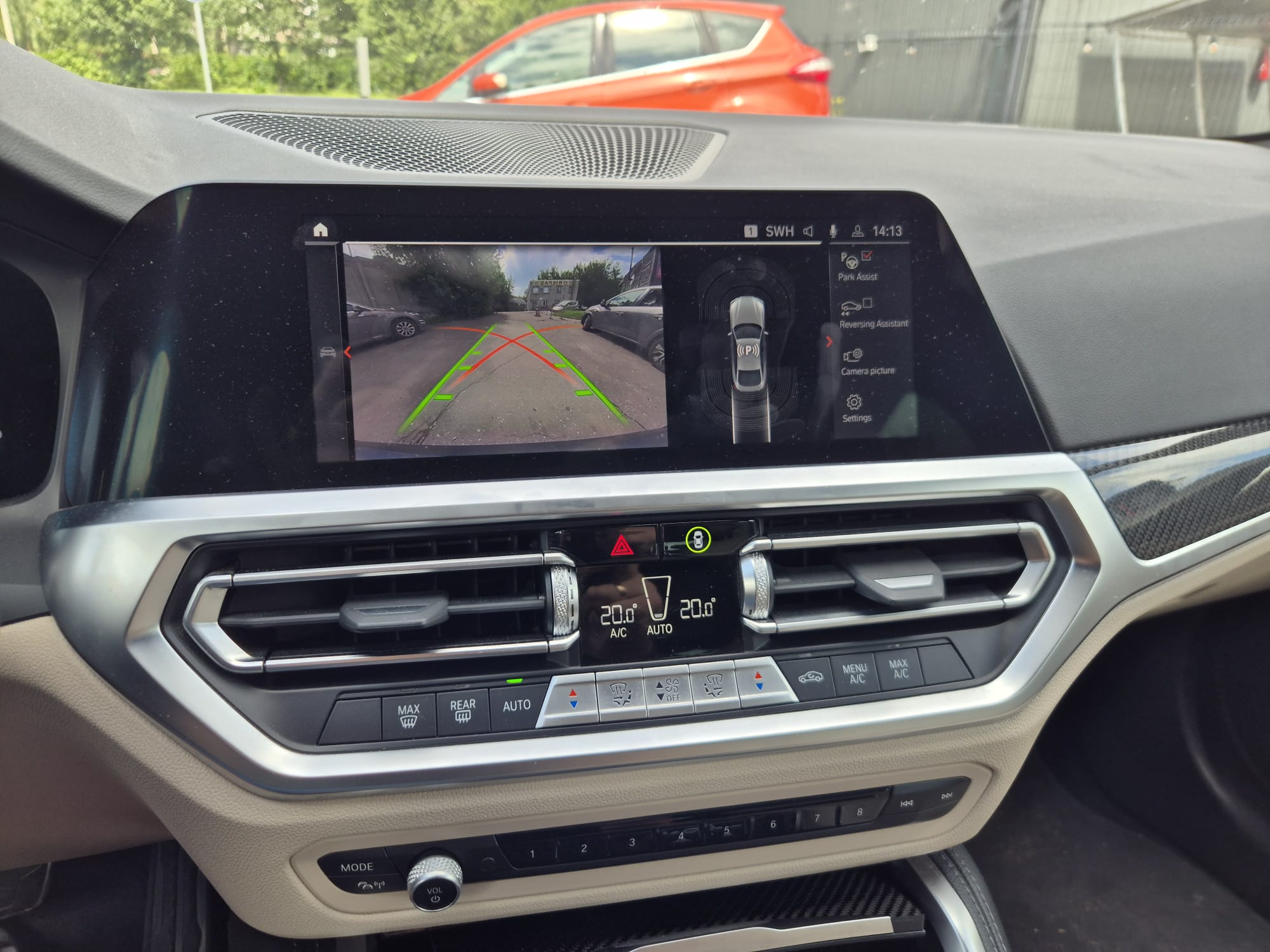 Car image 18