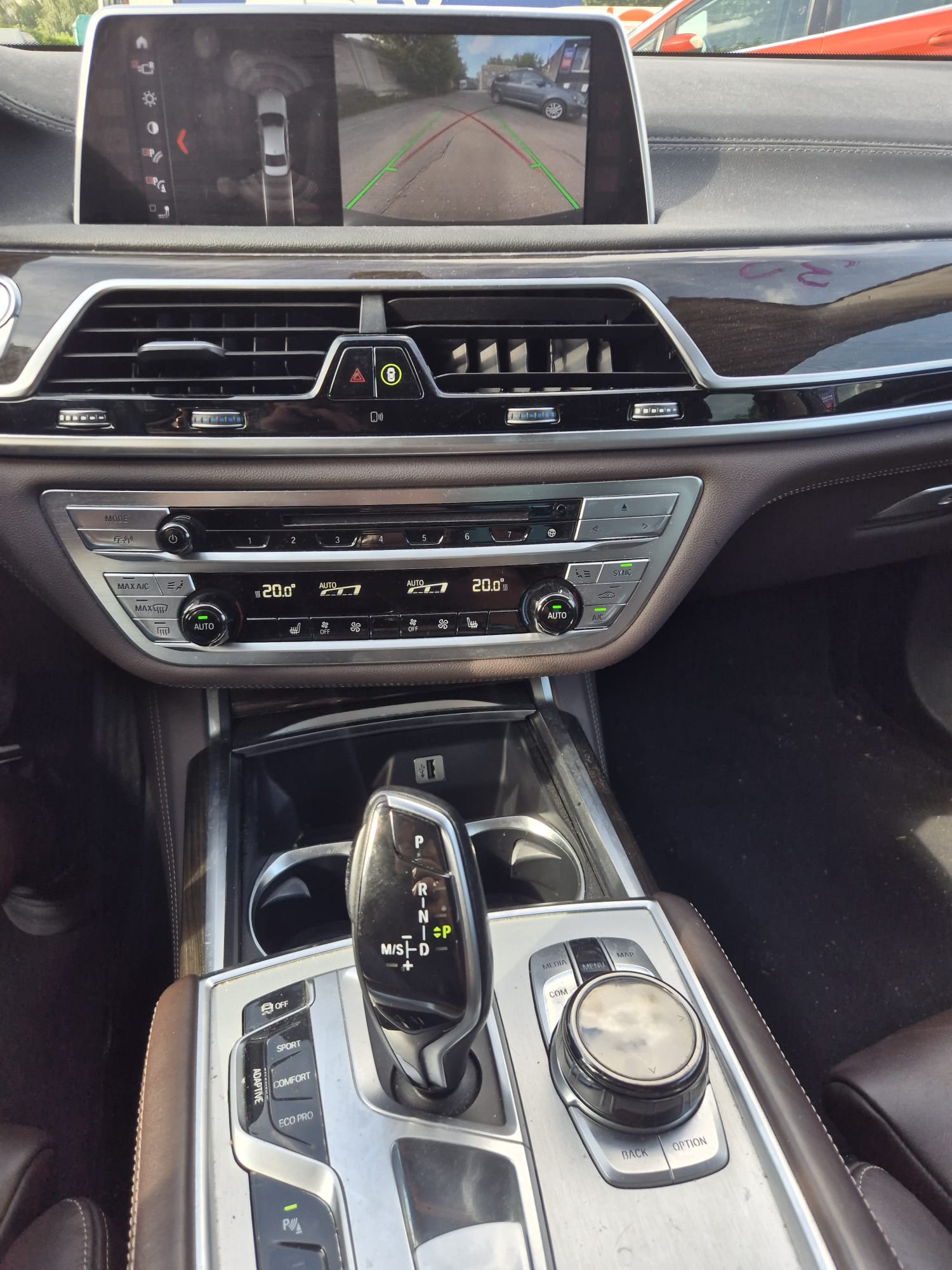 Car image 18