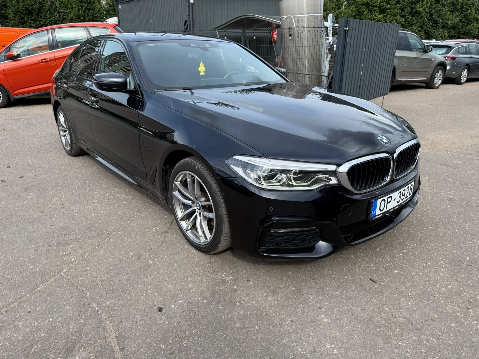 Car image 2
