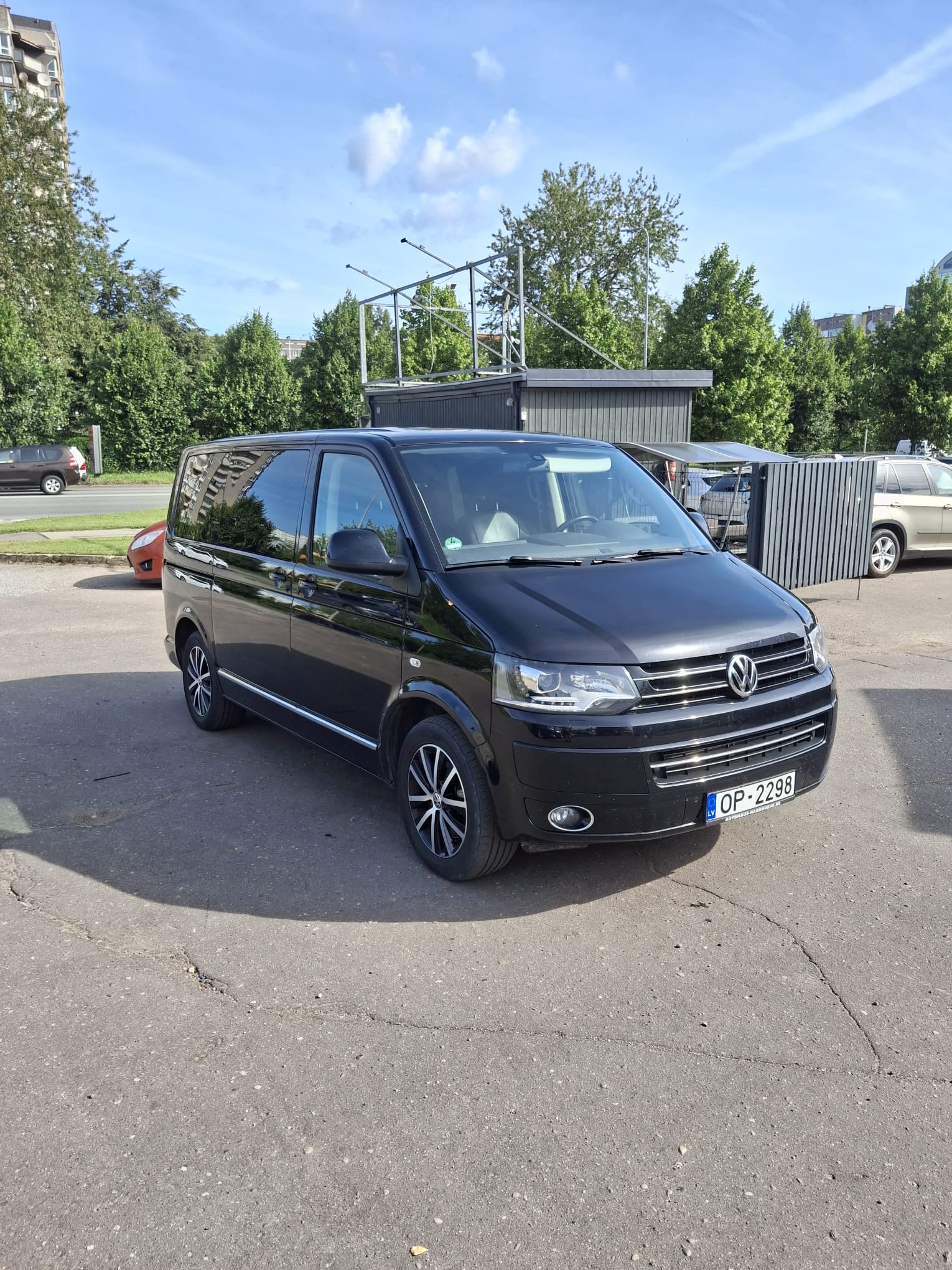 Car image 2