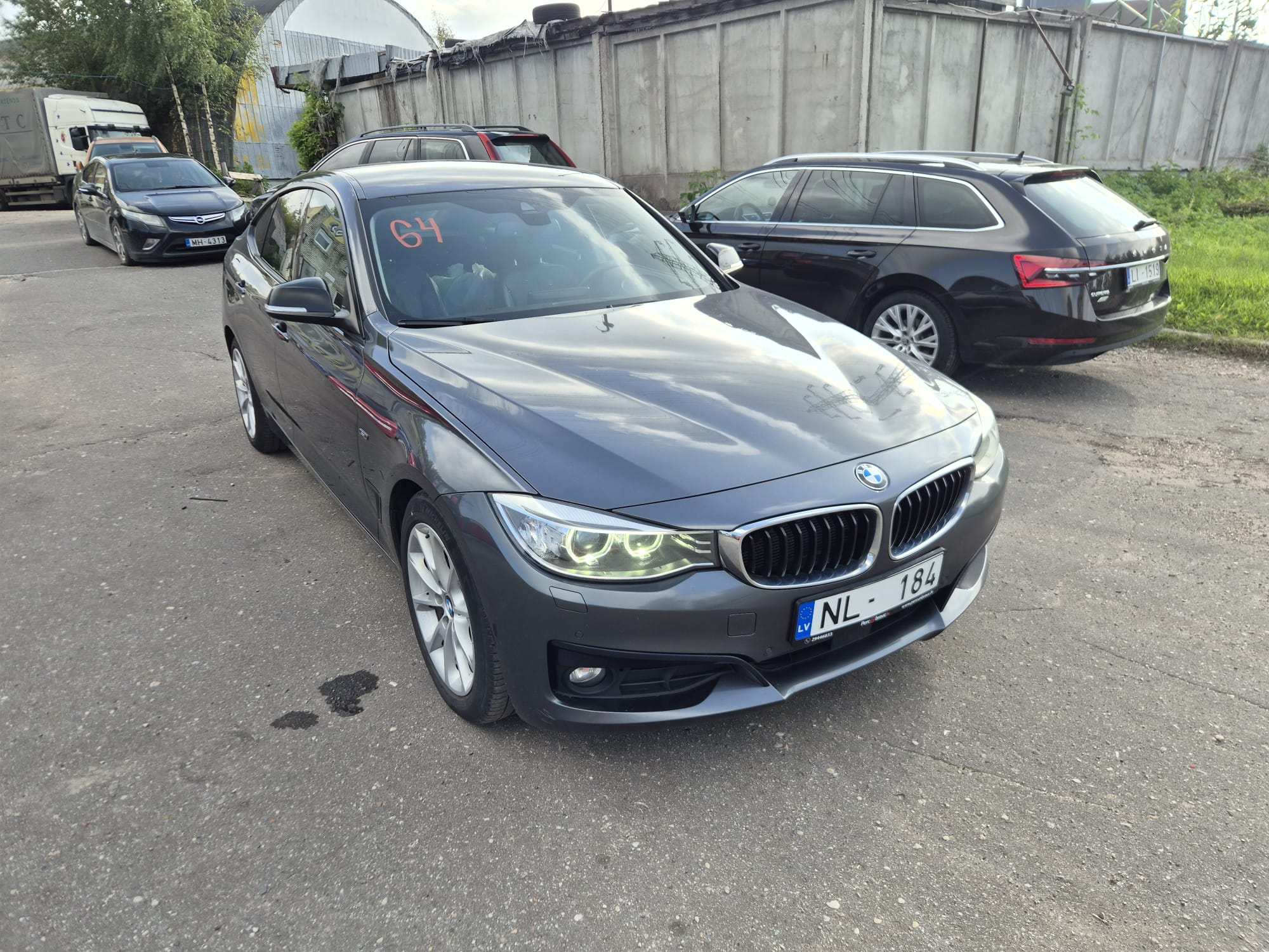 Car image 2
