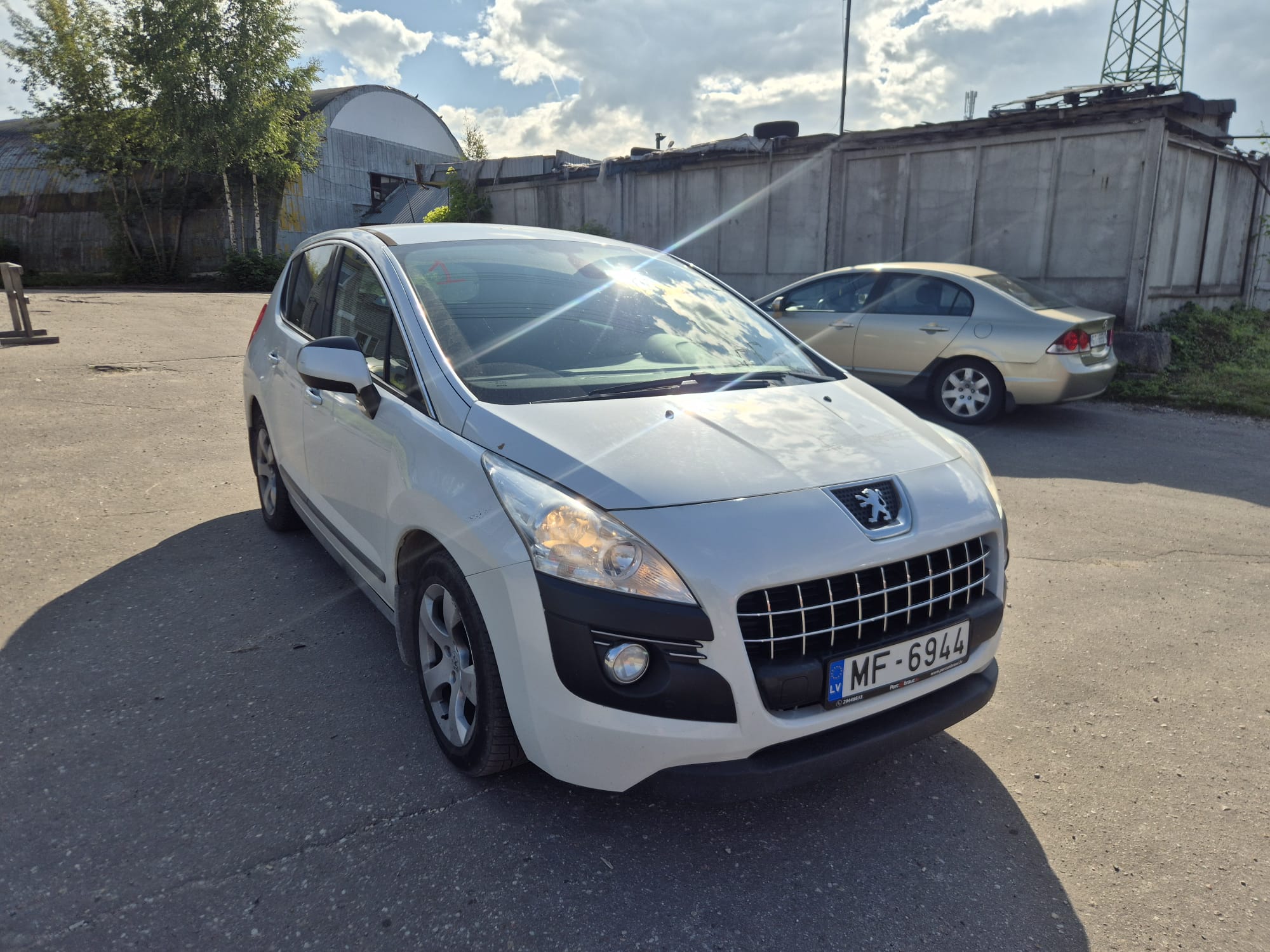 Car image 2