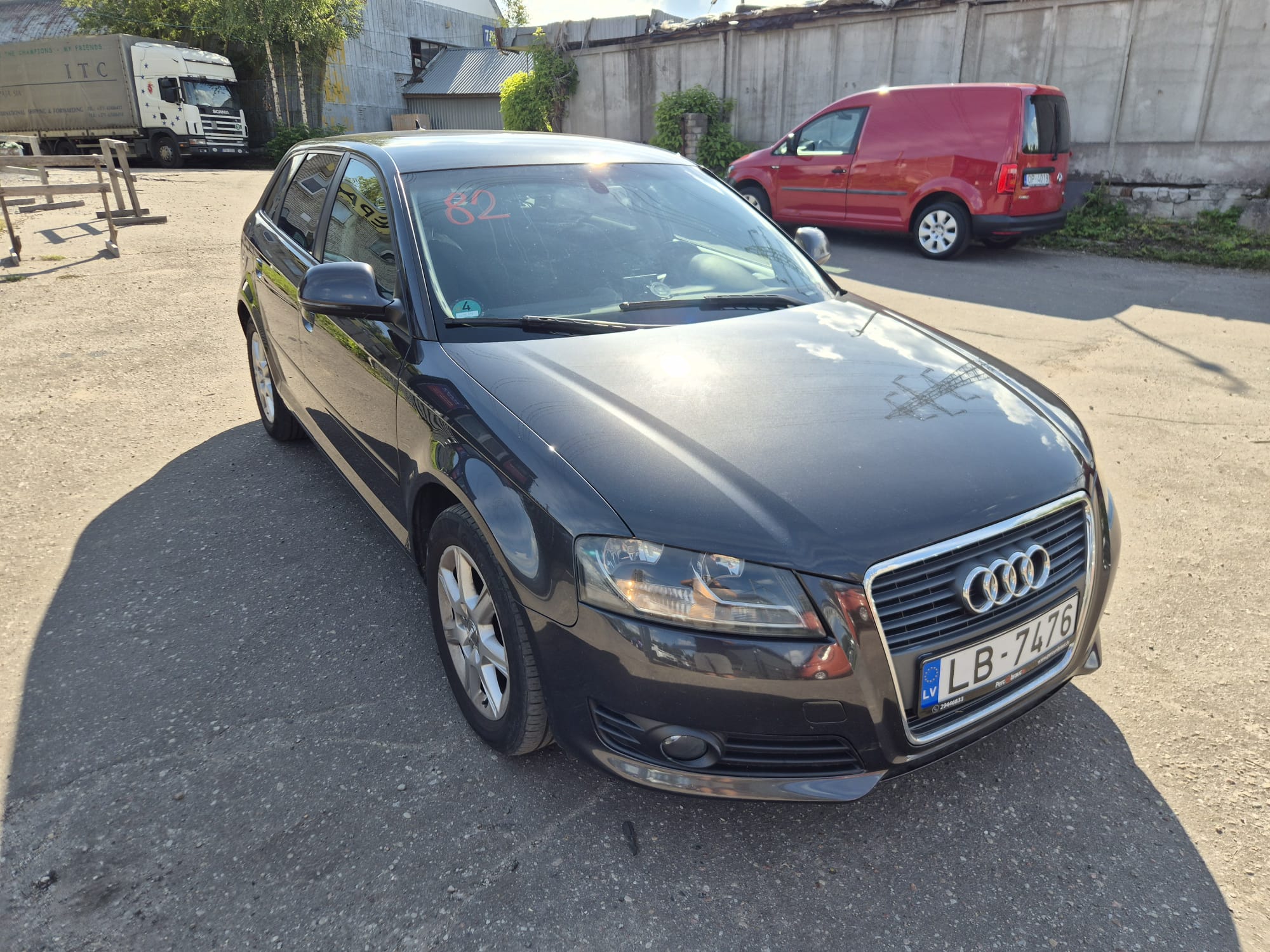 Car image 2