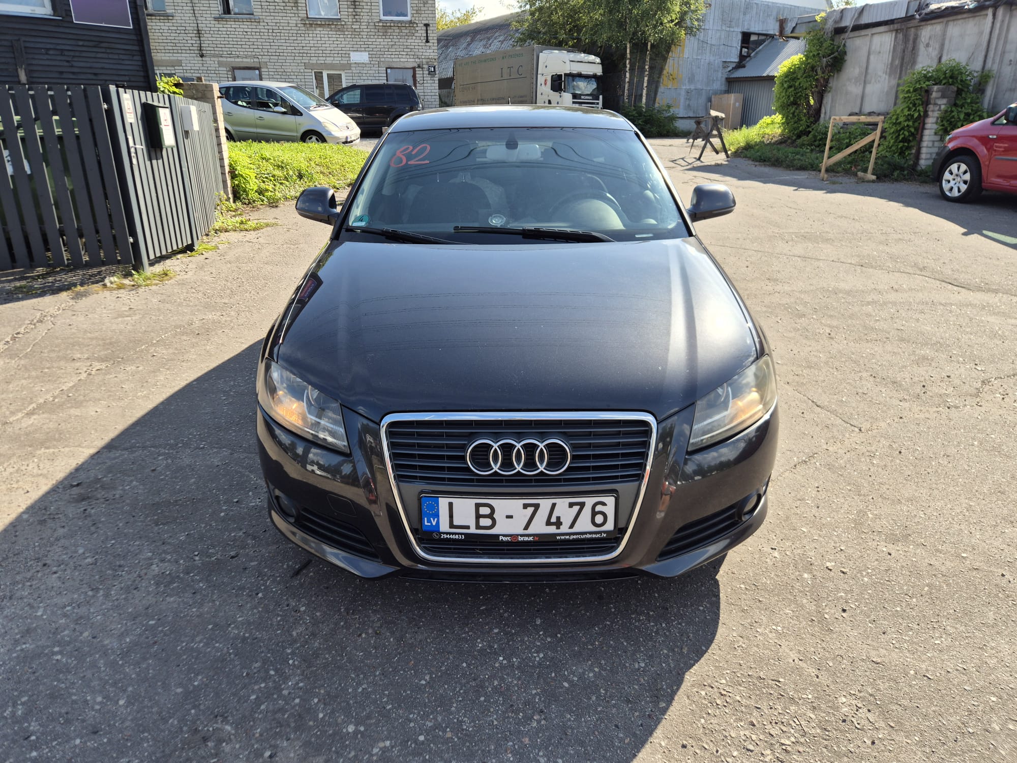 Car image 3