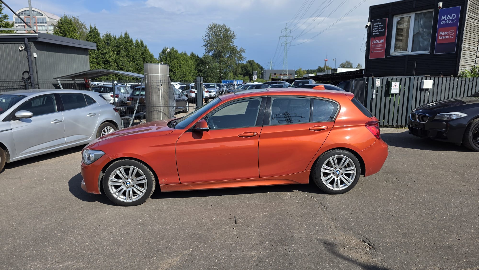 Car image 5