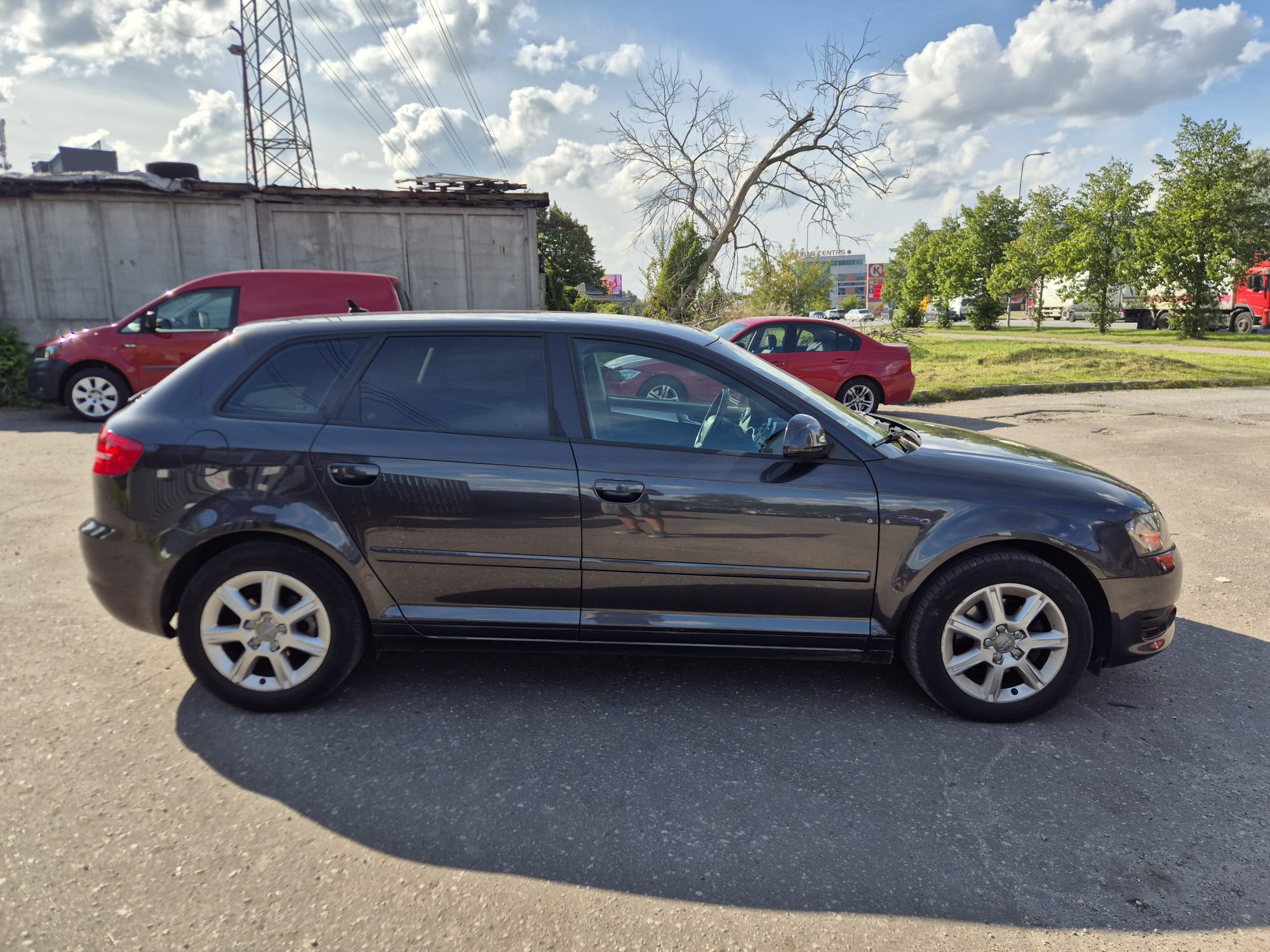 Car image 5