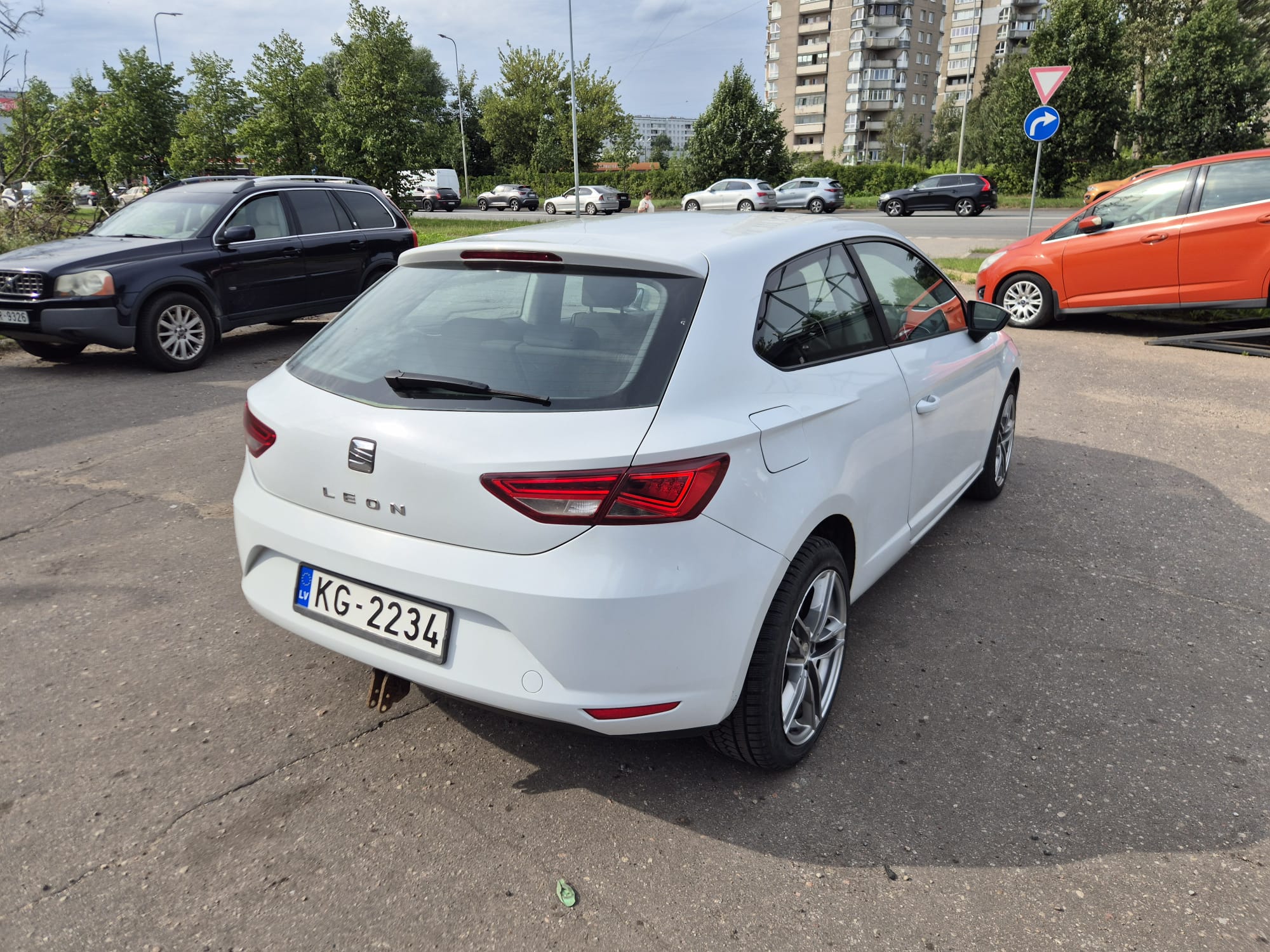 Car image 6