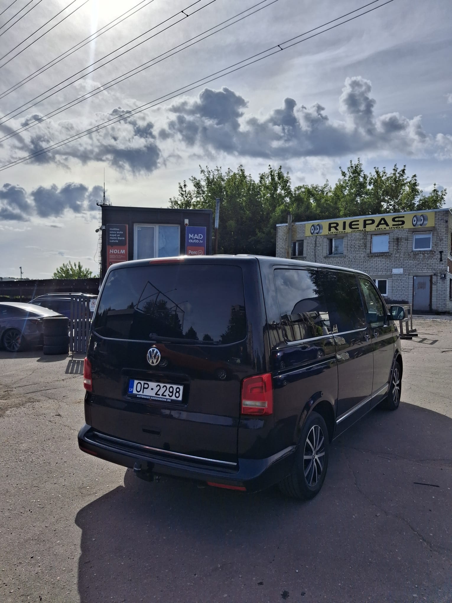 Car image 6
