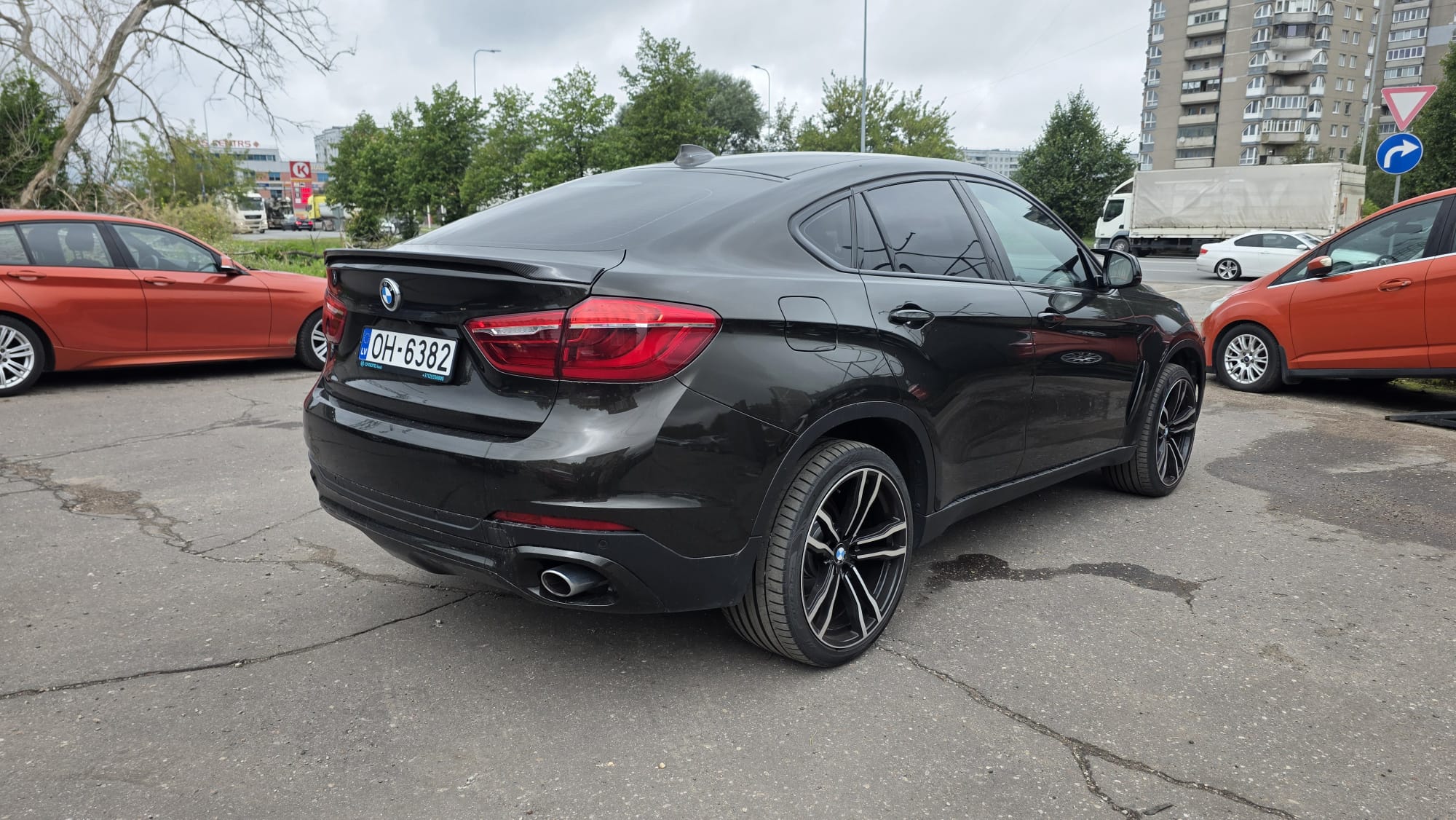Car image 6