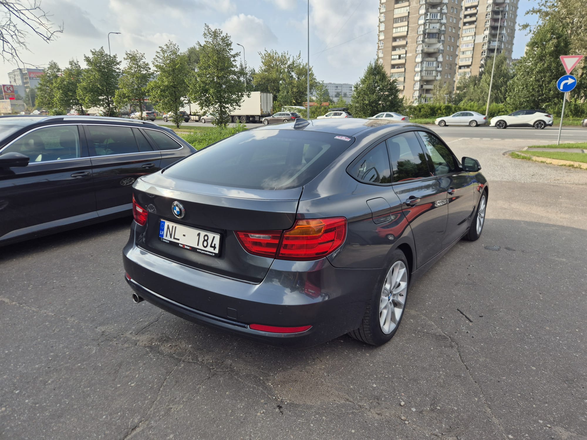 Car image 6