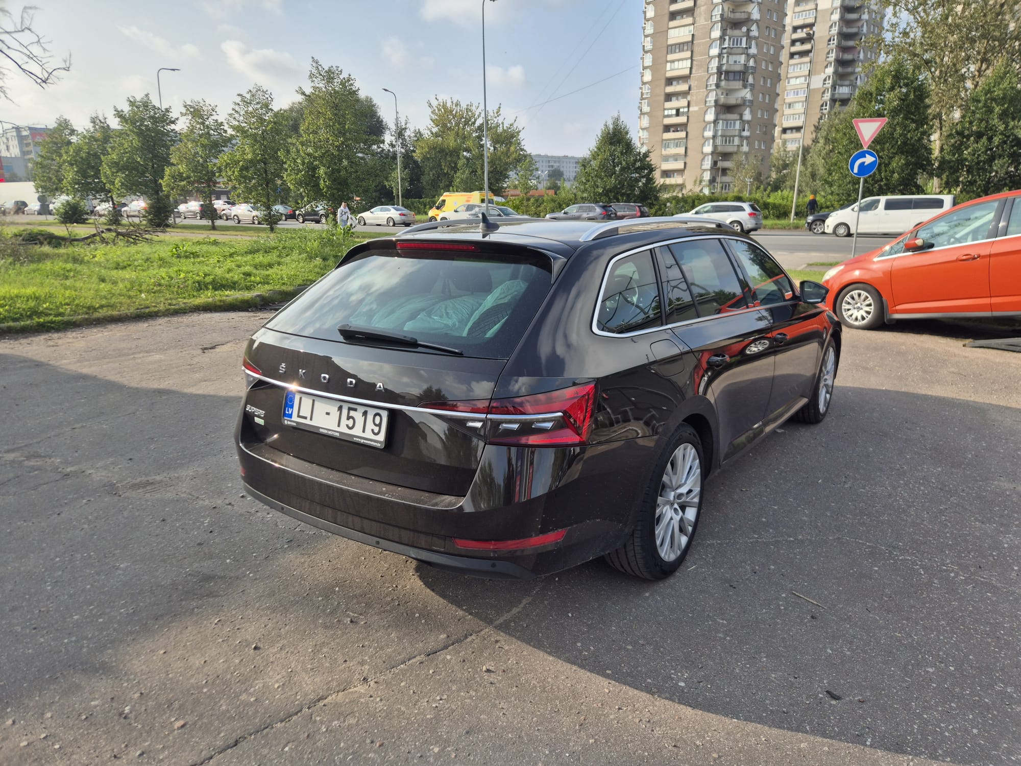 Car image 6